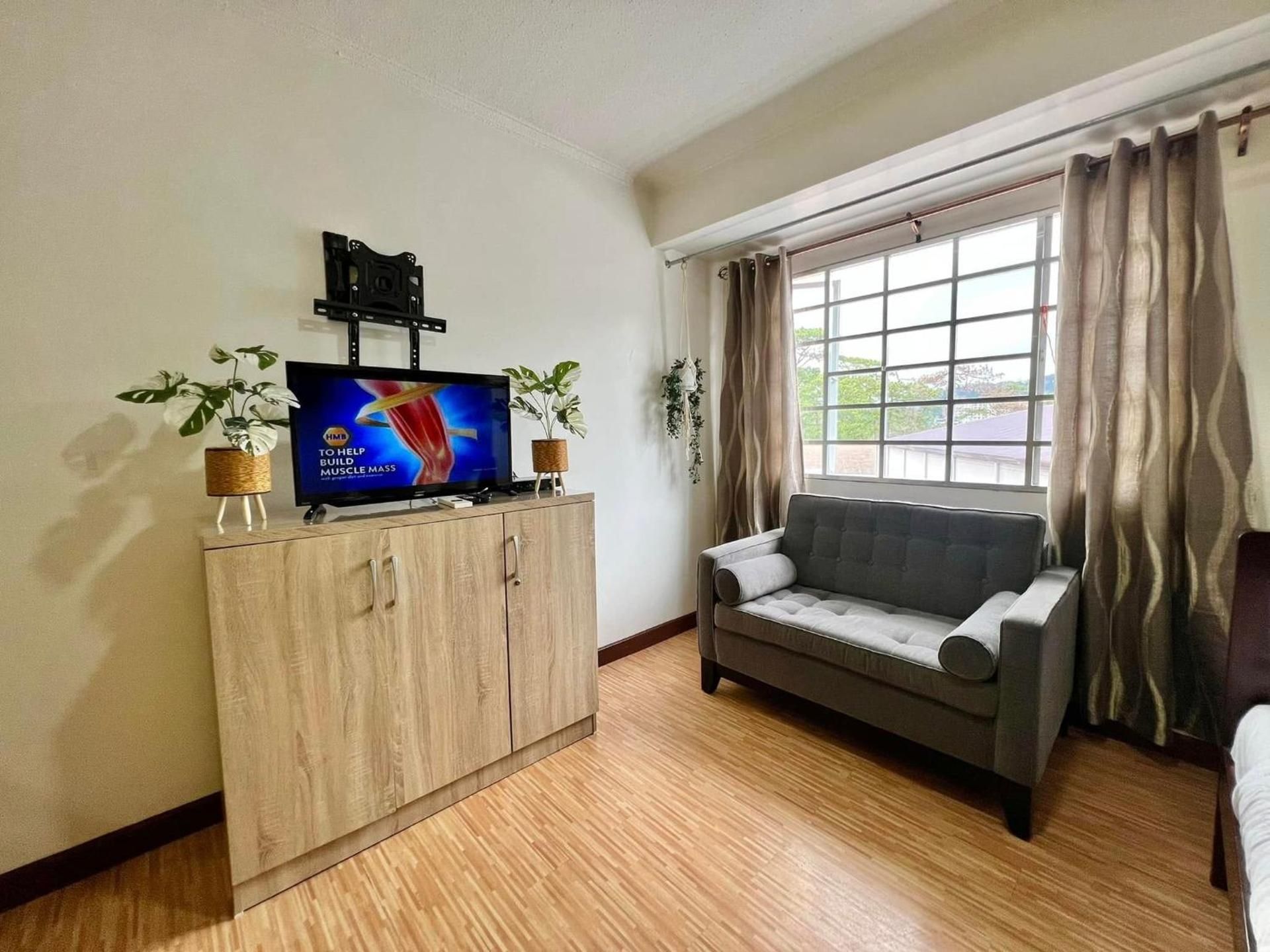 Deluxe Studio