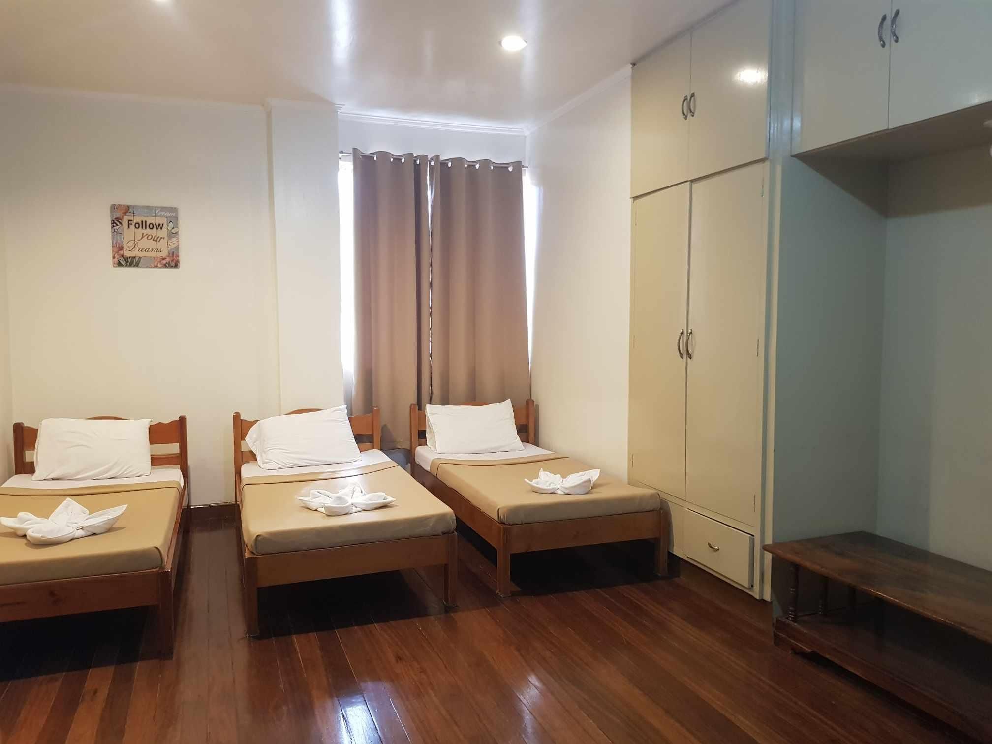 Triple Room