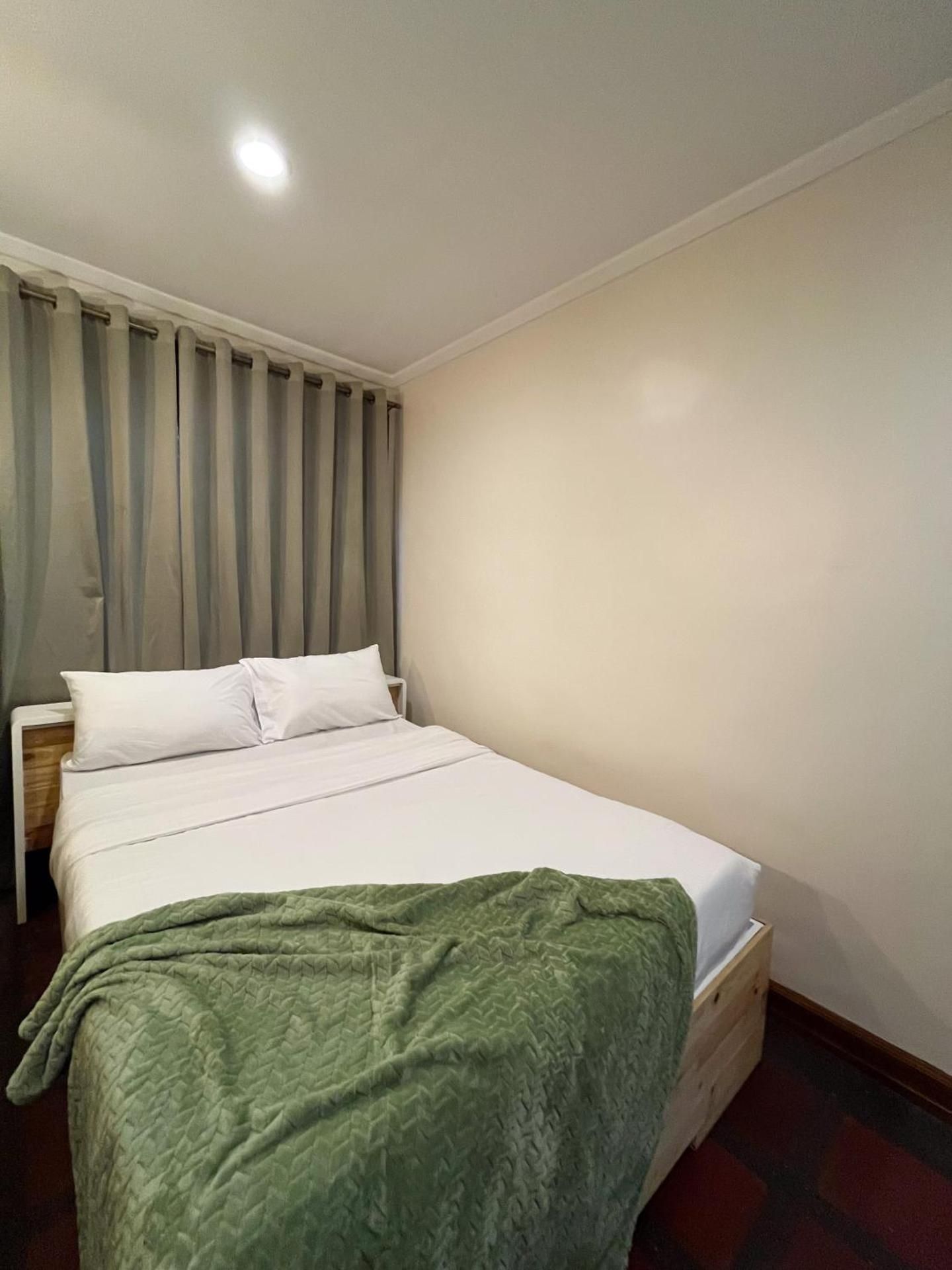 Basic Triple Room with Shared Bathroom