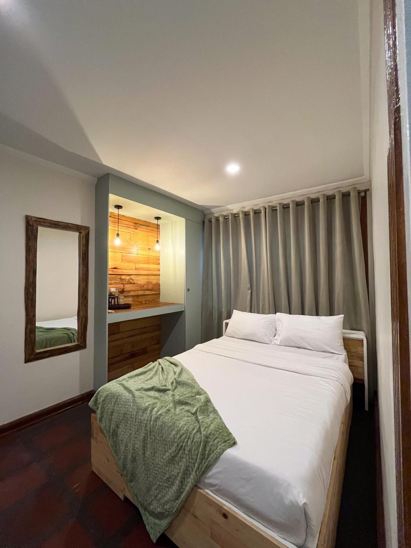 Basic Triple Room with Shared Bathroom