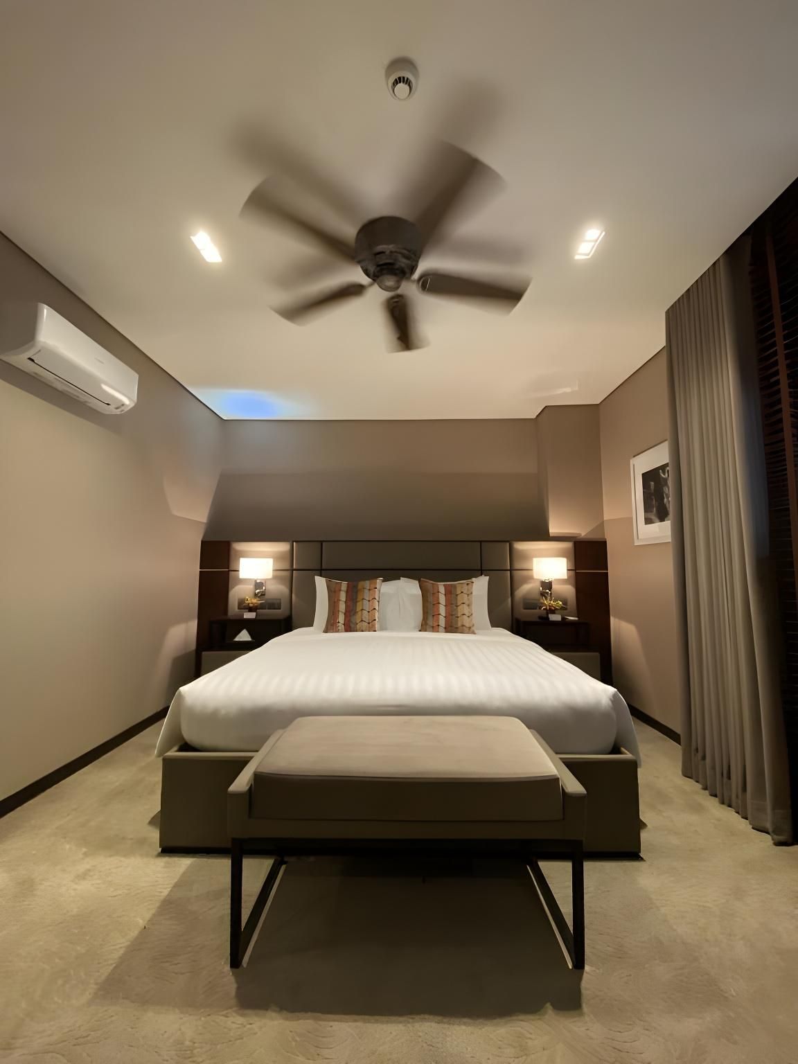 Premiere Room