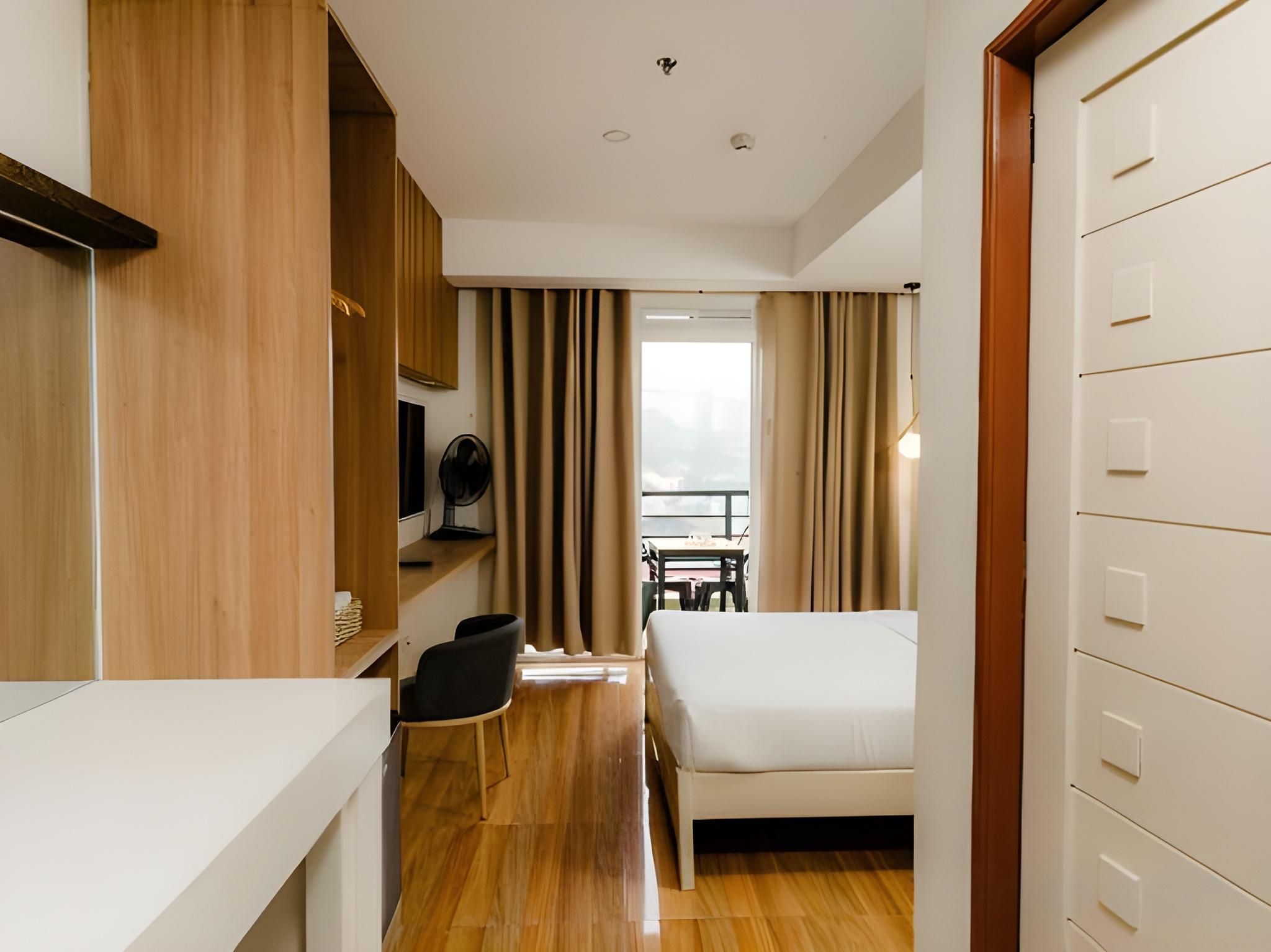 Eekos Bed and Breakfast Suite Room with Balcony 3