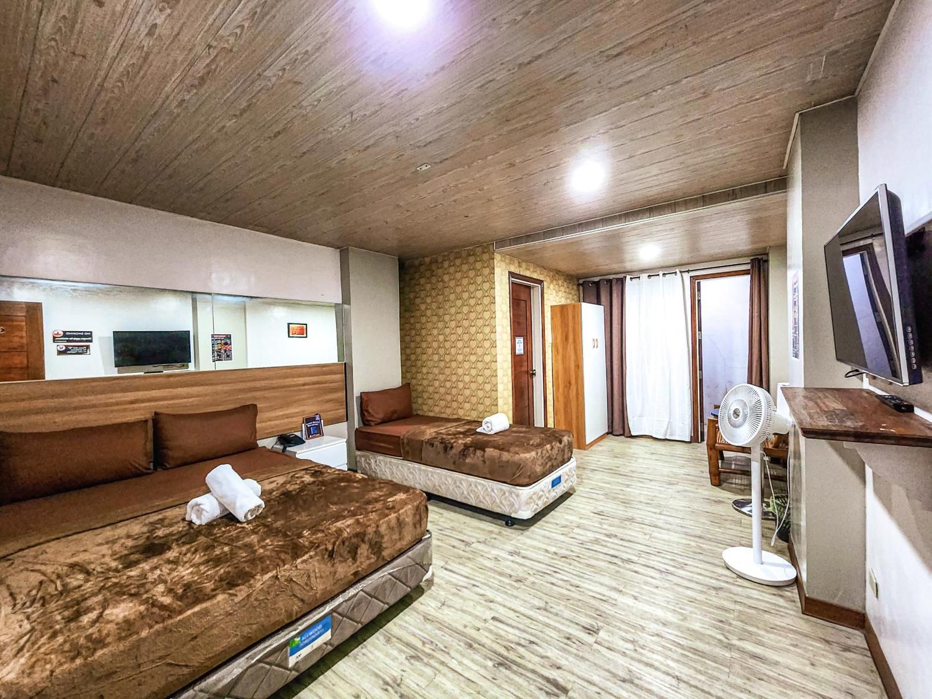 Deluxe Triple Rooms