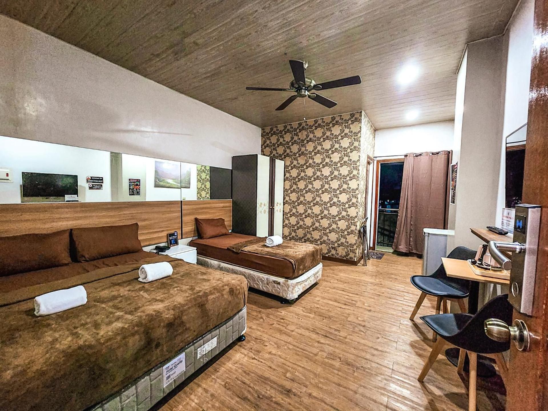 Deluxe Triple Rooms