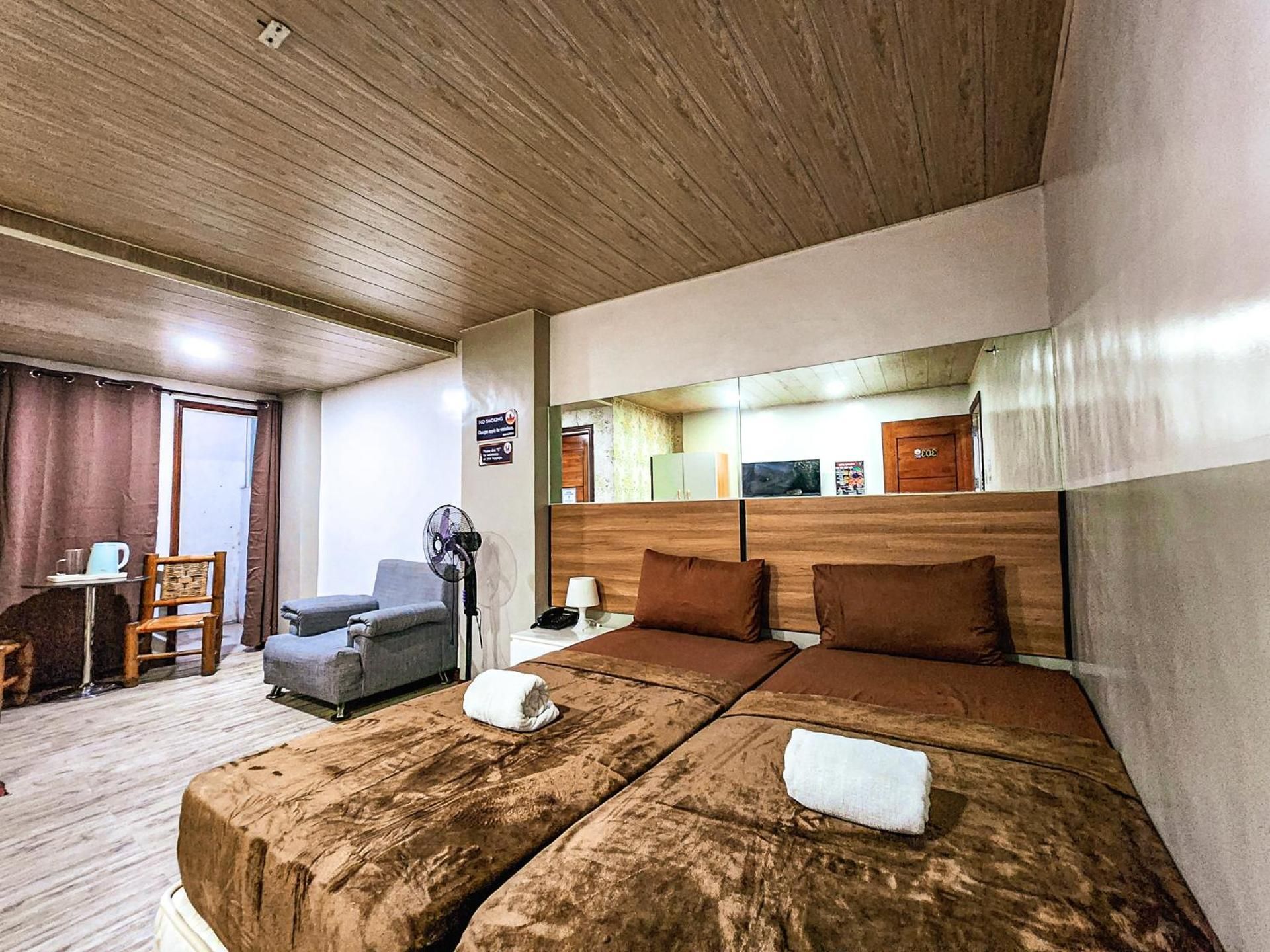 Standard Twin Room without View