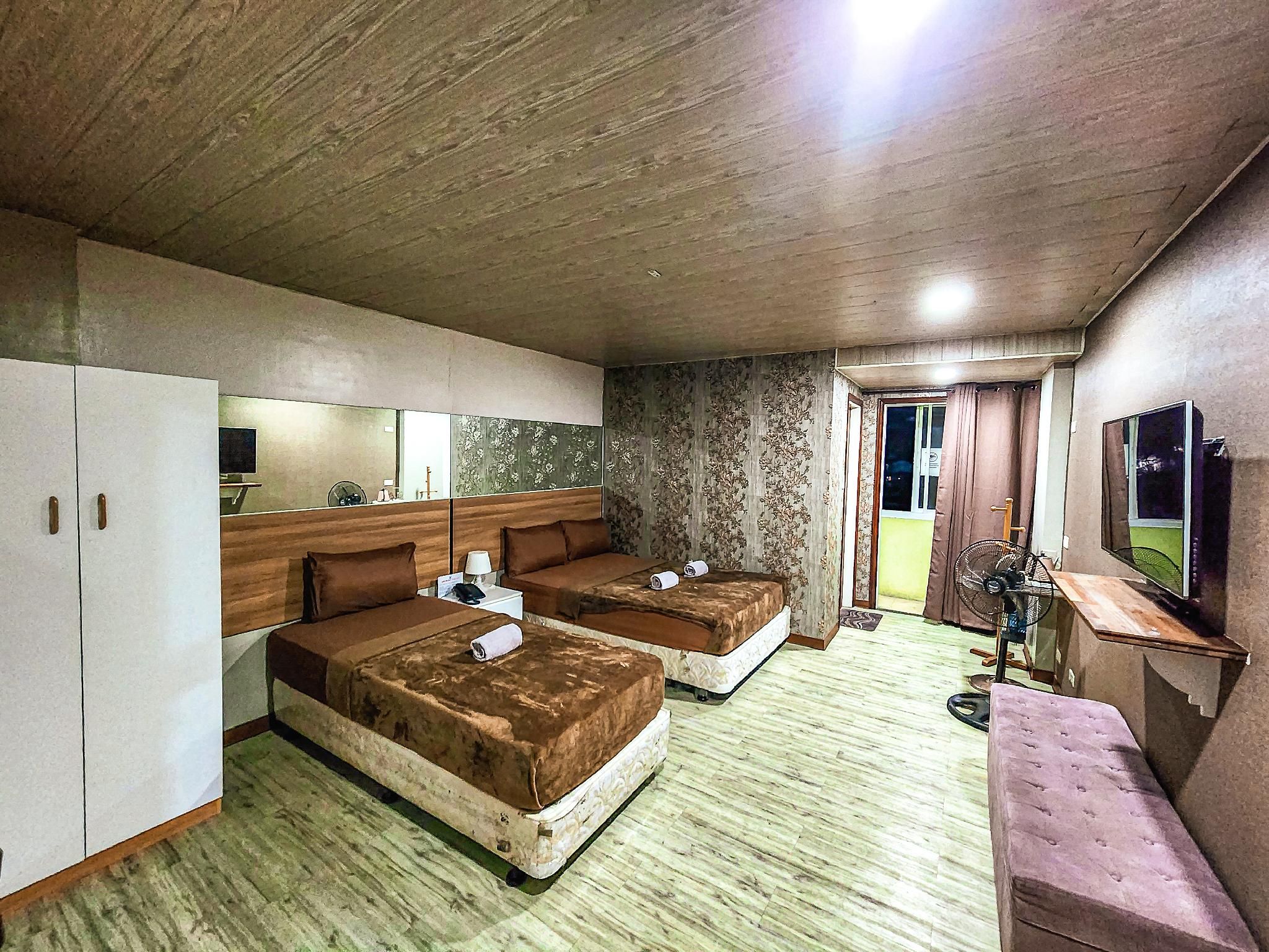 Deluxe Triple With Balcony
