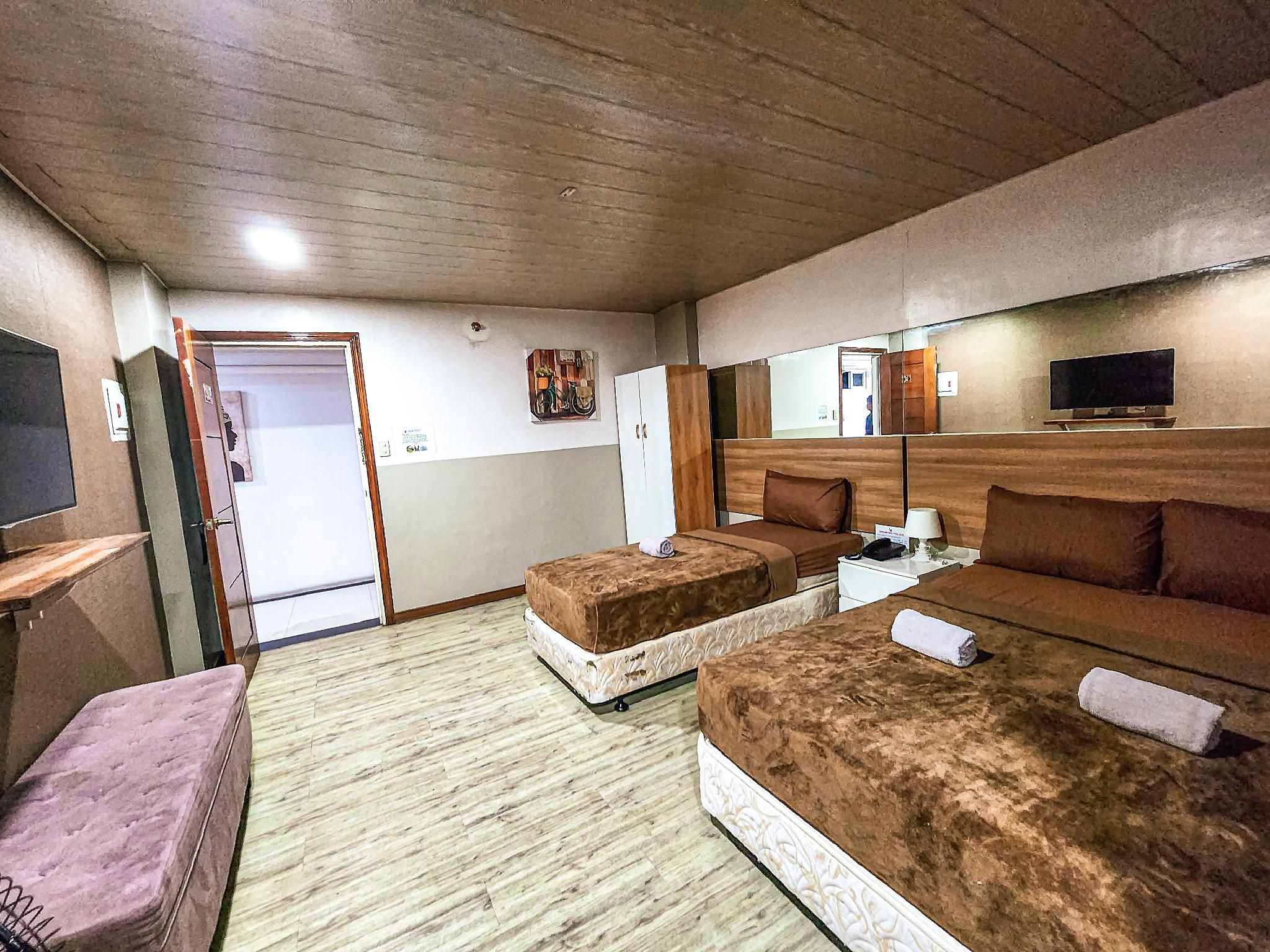 Deluxe Triple With Balcony