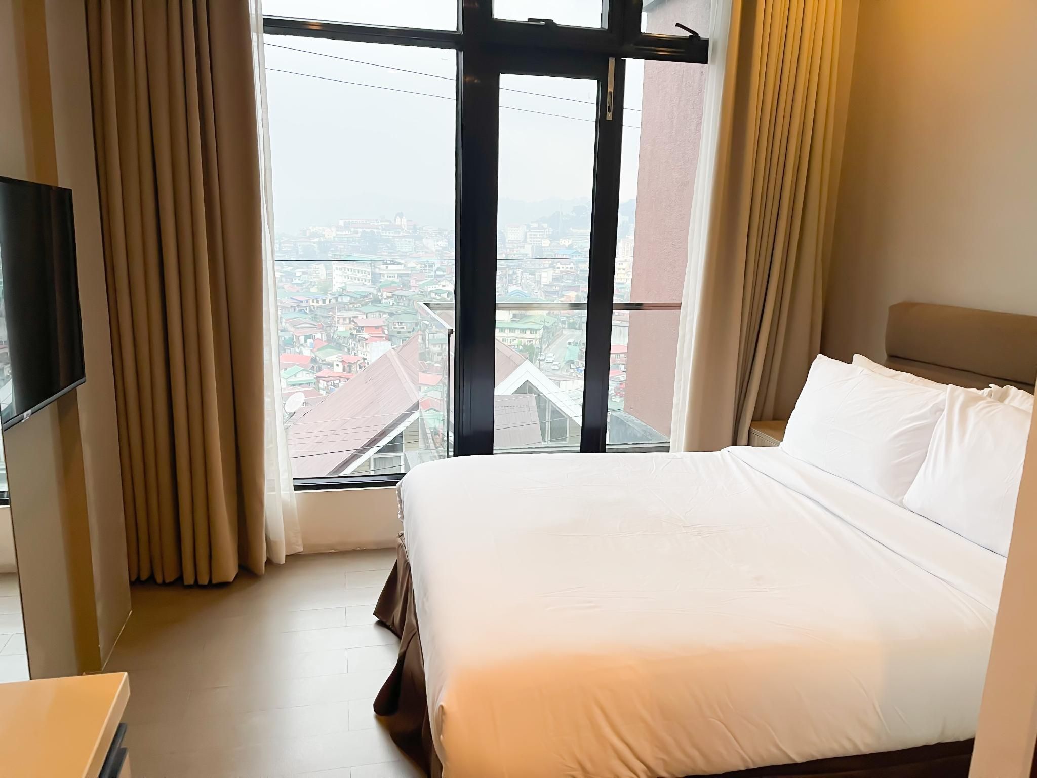 UPHILL BAGUIO MANAGE BY BAGUIO TERRA Standard Queen Room with Balcony - Non-Smoking 2