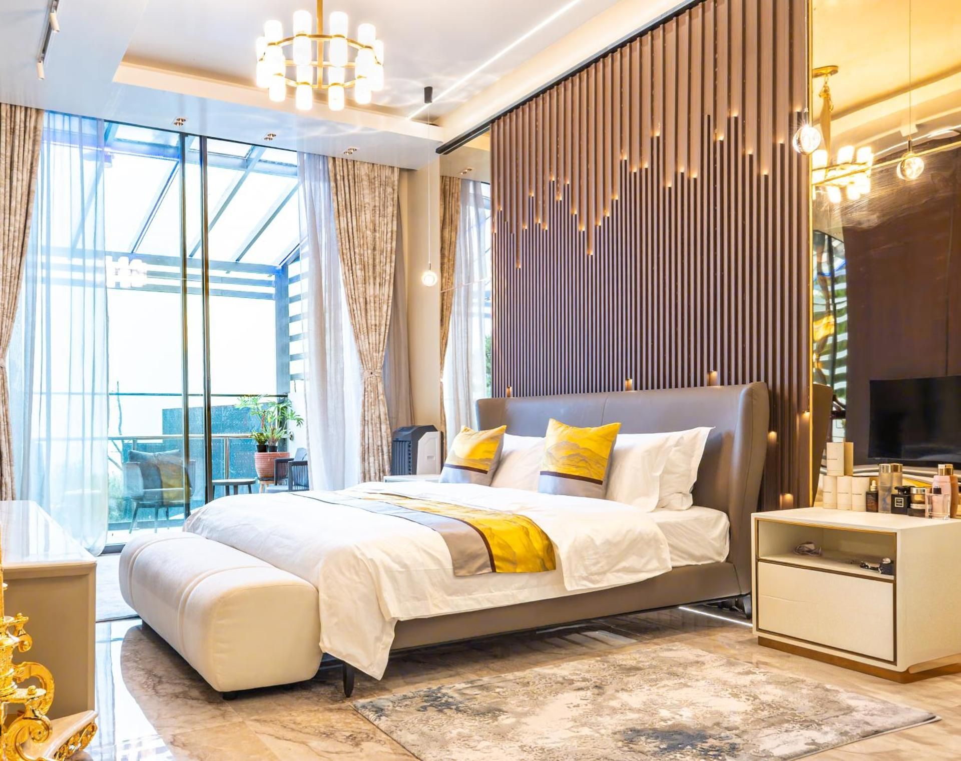 Deluxe Family Suite