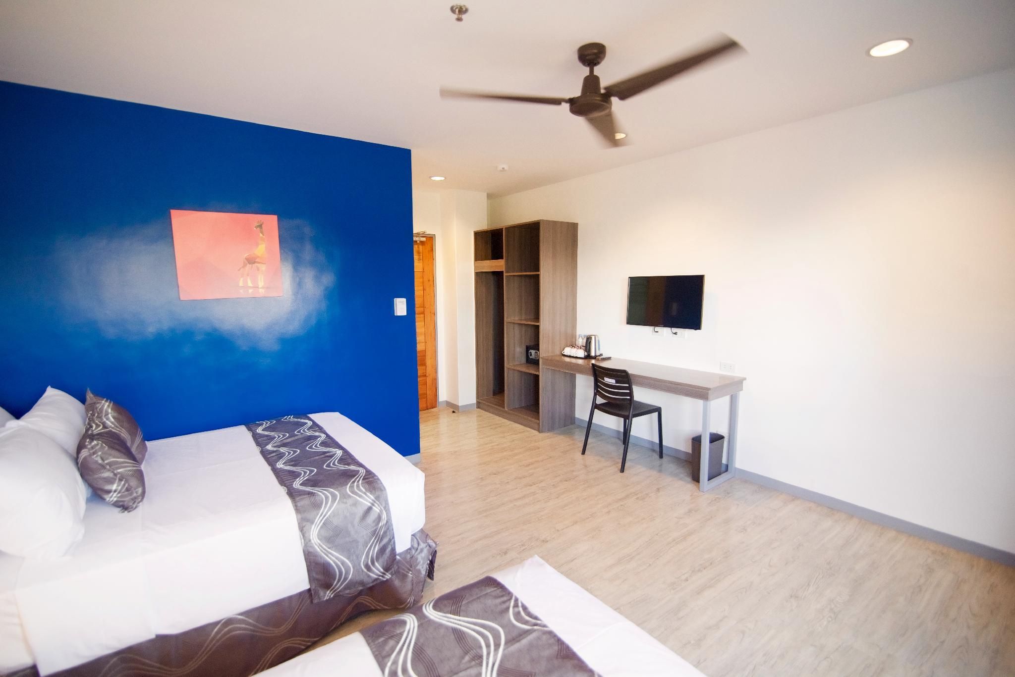 Baguio LeFern Hotel Military Cut-Off Premium Deluxe Room 2