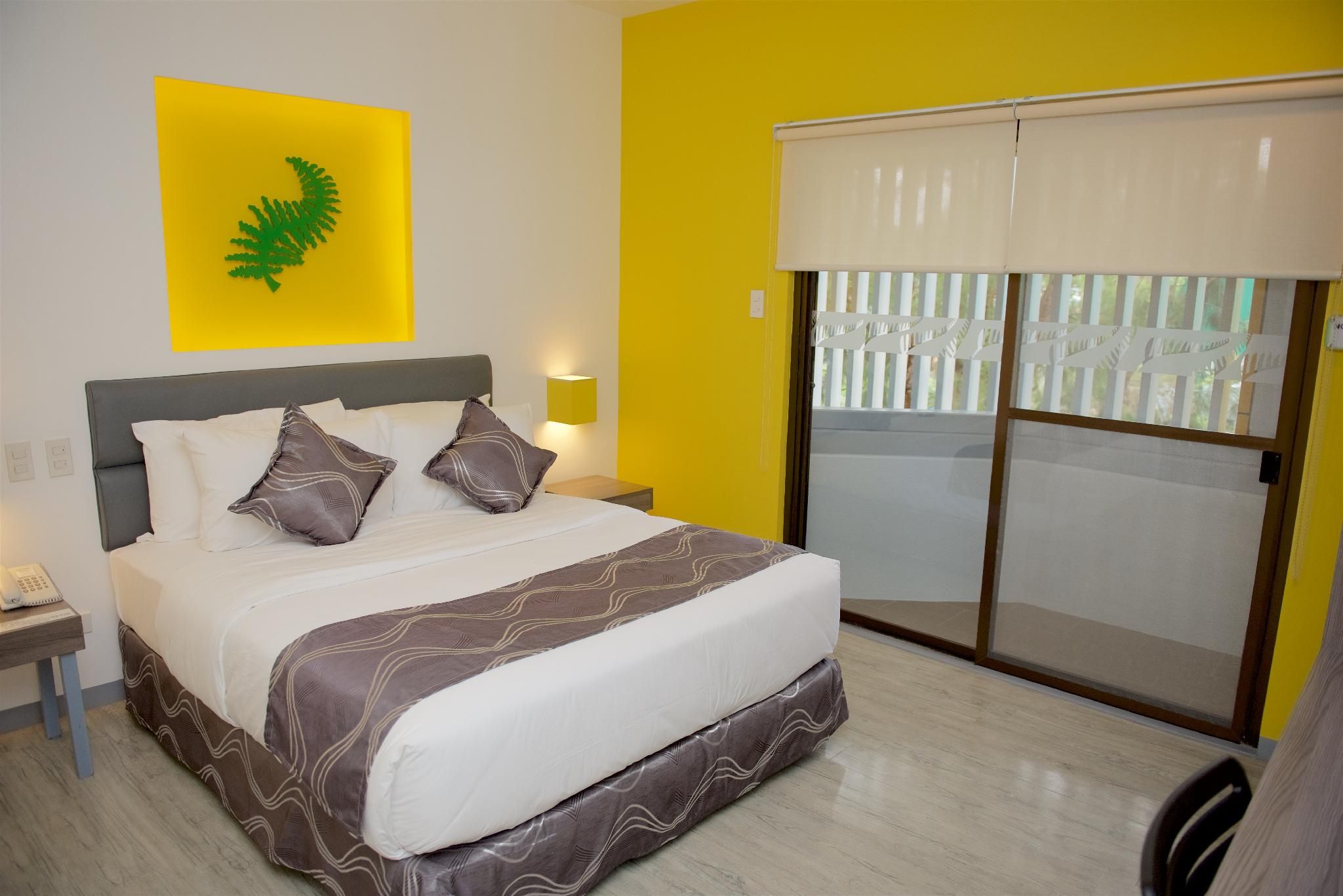 Baguio LeFern Hotel Military Cut-Off Deluxe 1 Bed Room 2