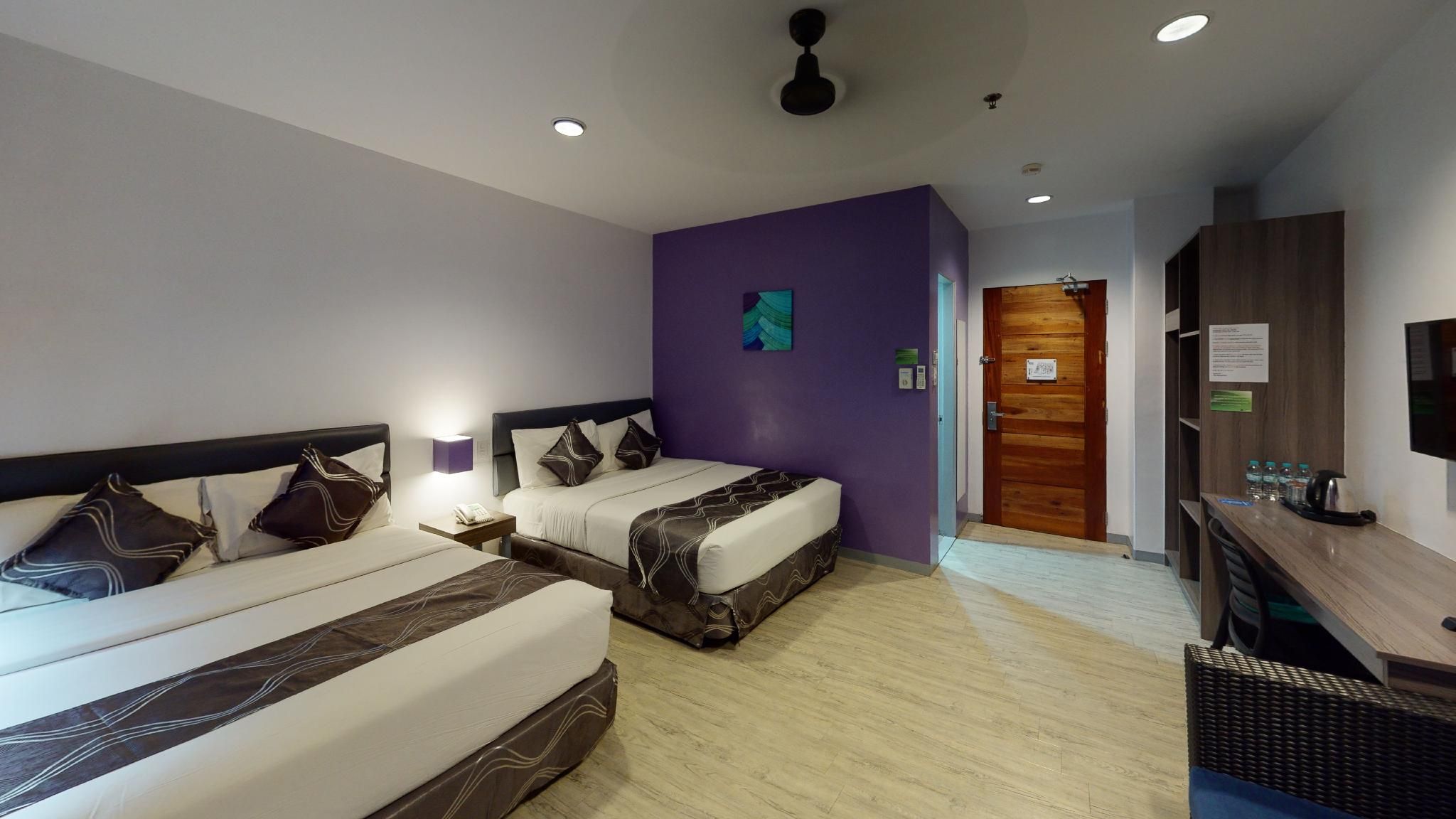 Baguio LeFern Hotel Military Cut-Off Premium Deluxe Room