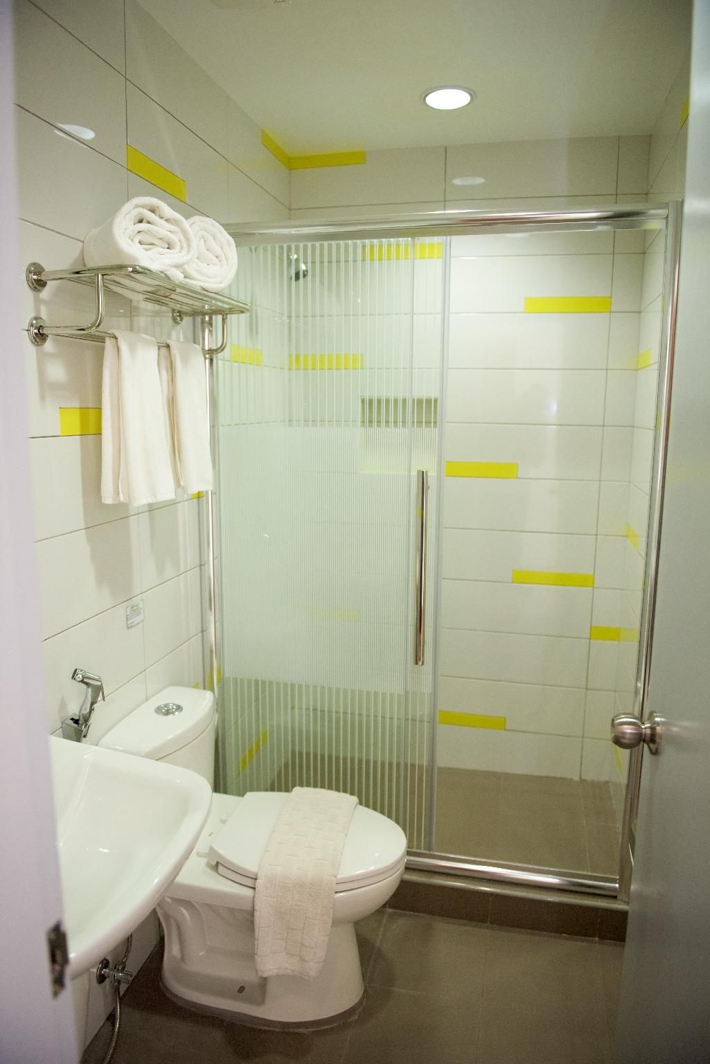 Baguio LeFern Hotel Military Cut-Off Deluxe 1 Bed Room 3