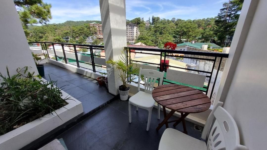 Deluxe Double Room (2 Adults + 1 Child)