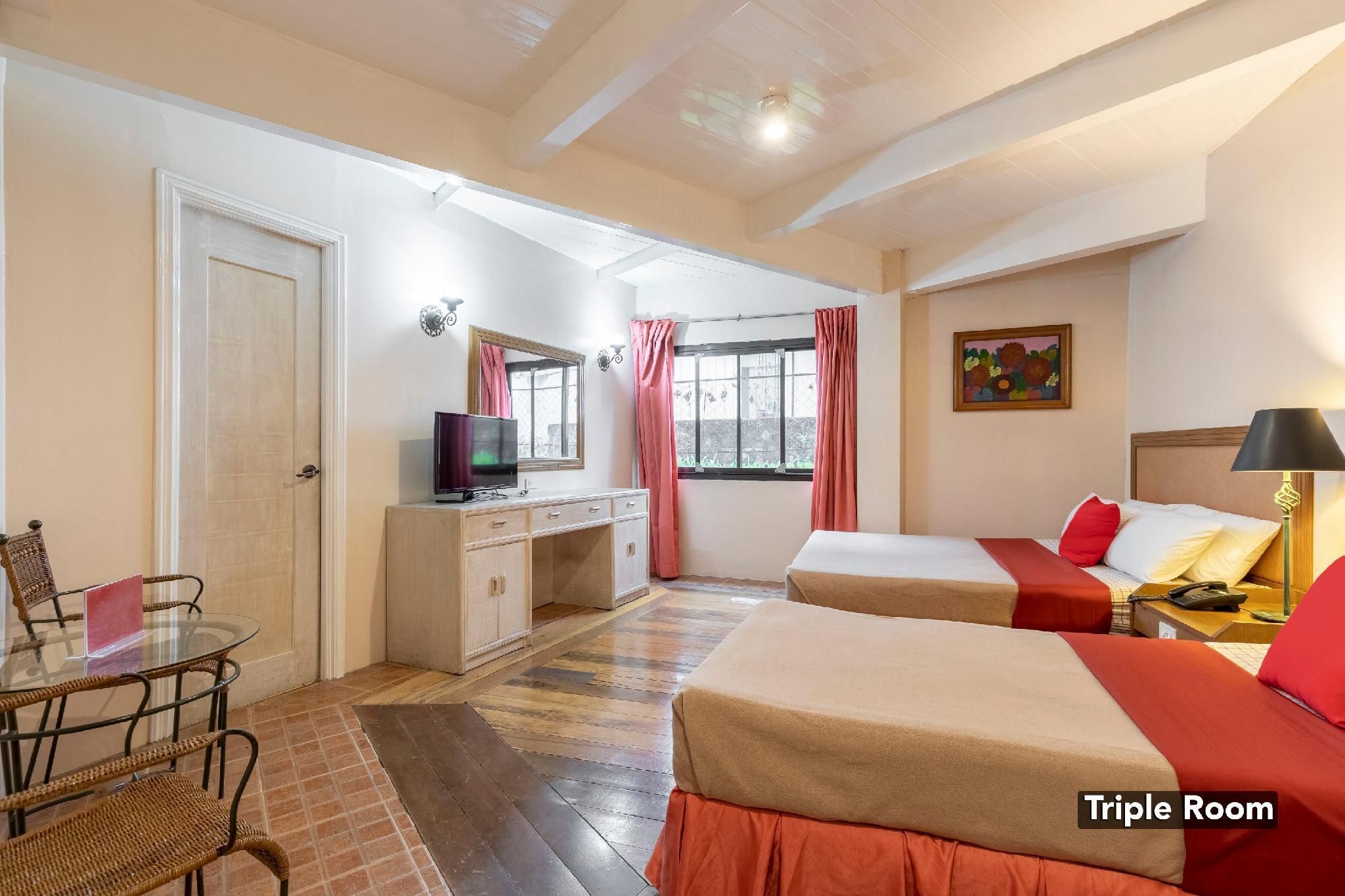 Triple Room