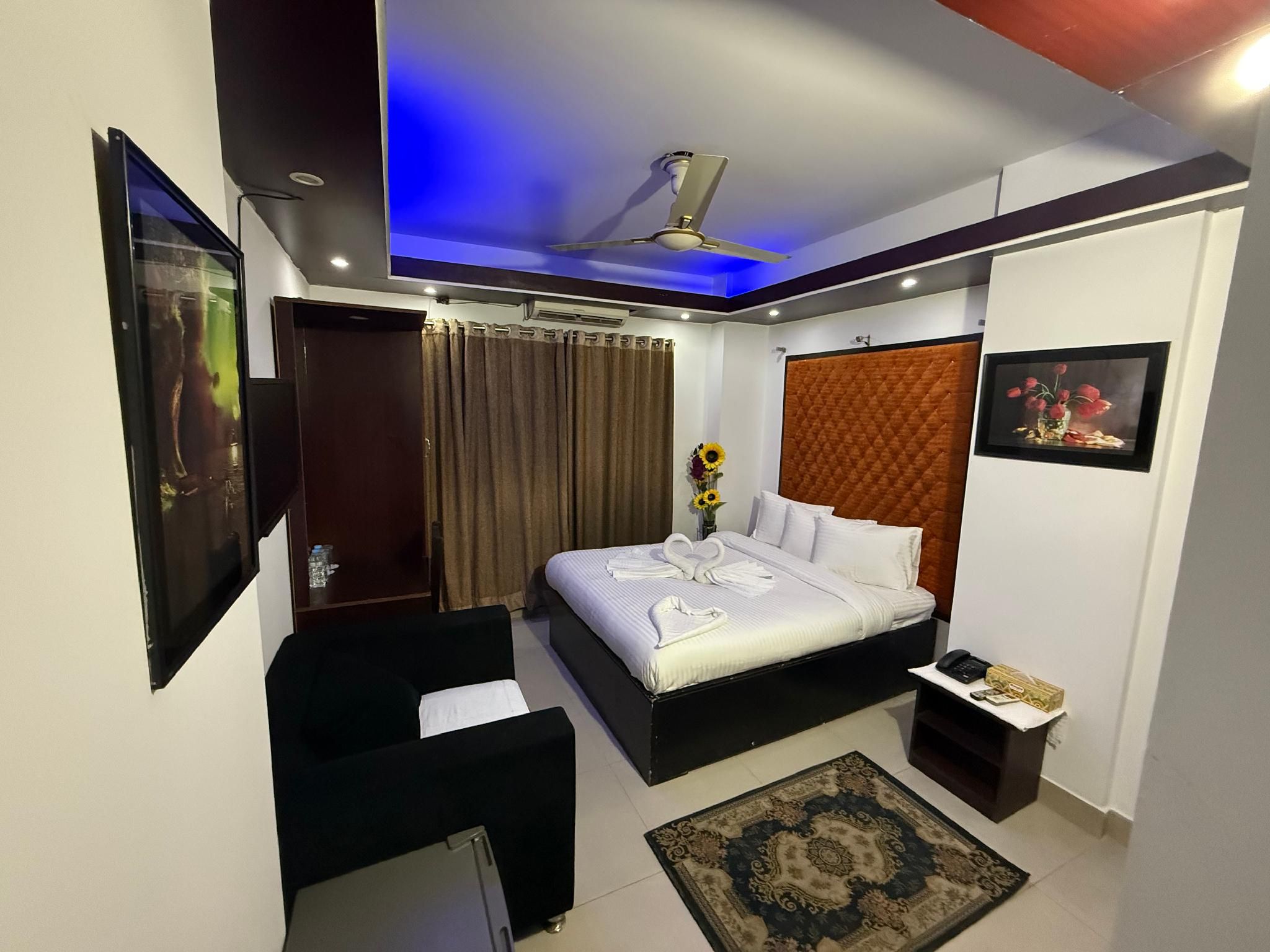 Deluxe Double or Twin