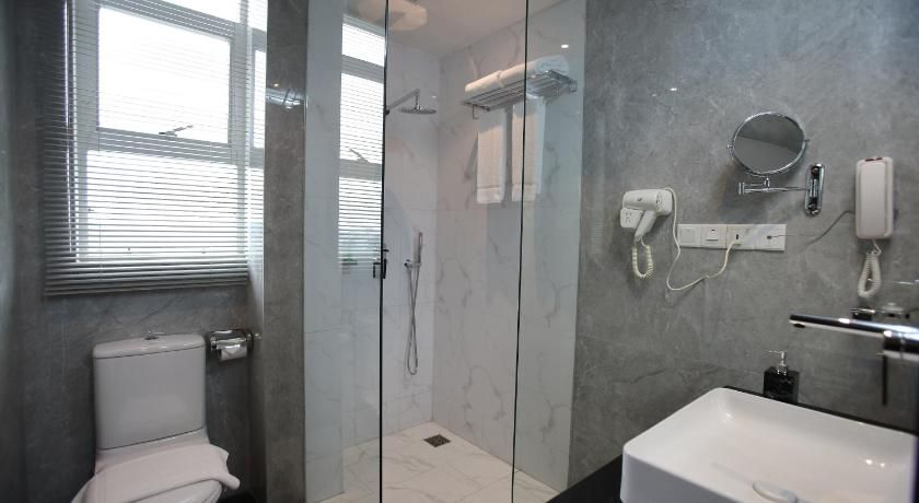 Empyrean Dhaka City Centre Deluxe King Room 13