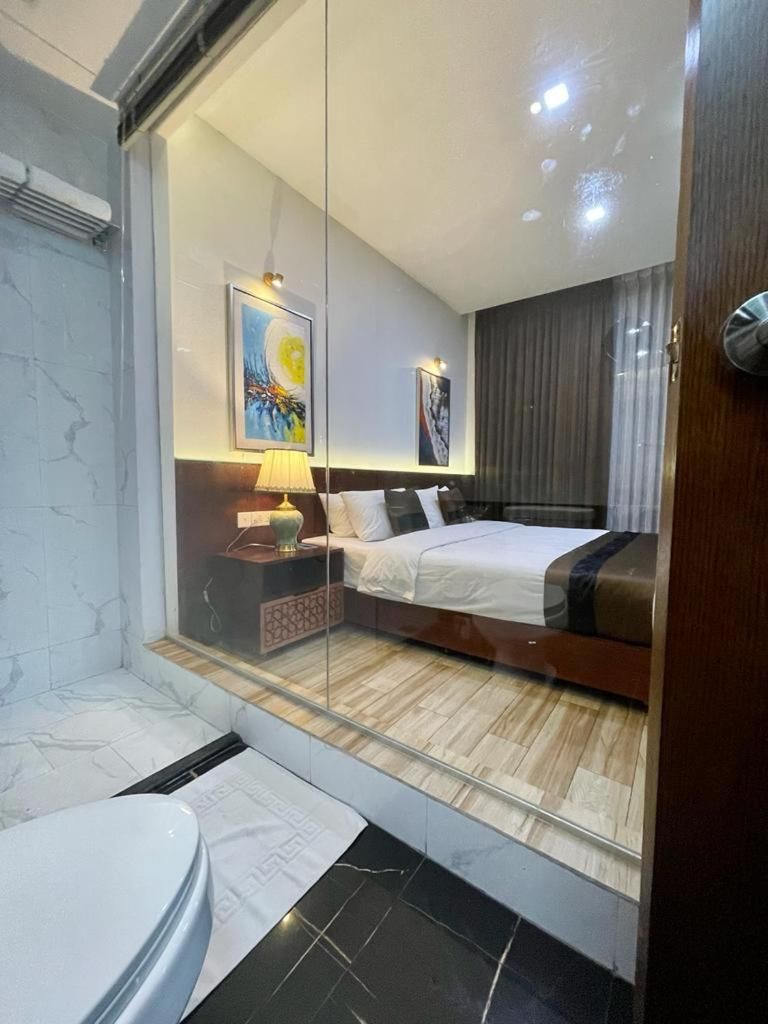 Empyrean Dhaka City Centre Deluxe King Room 8