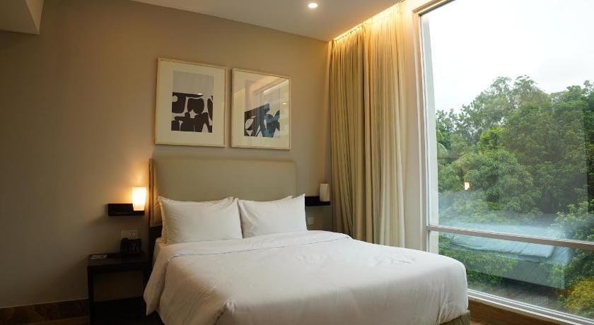 Empyrean Dhaka City Centre Deluxe King Room 4