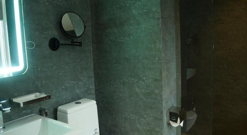 Empyrean Dhaka City Centre Deluxe King Room 18