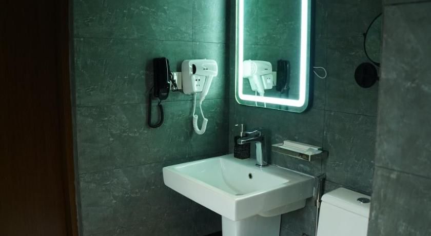 Empyrean Dhaka City Centre Deluxe King Room 15