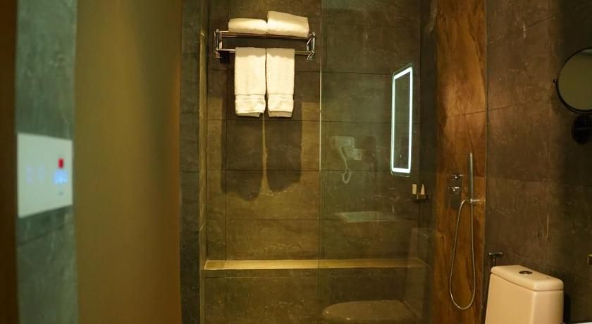 Empyrean Dhaka City Centre Deluxe King Room 14