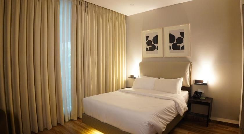 Empyrean Dhaka City Centre Deluxe King Room 2