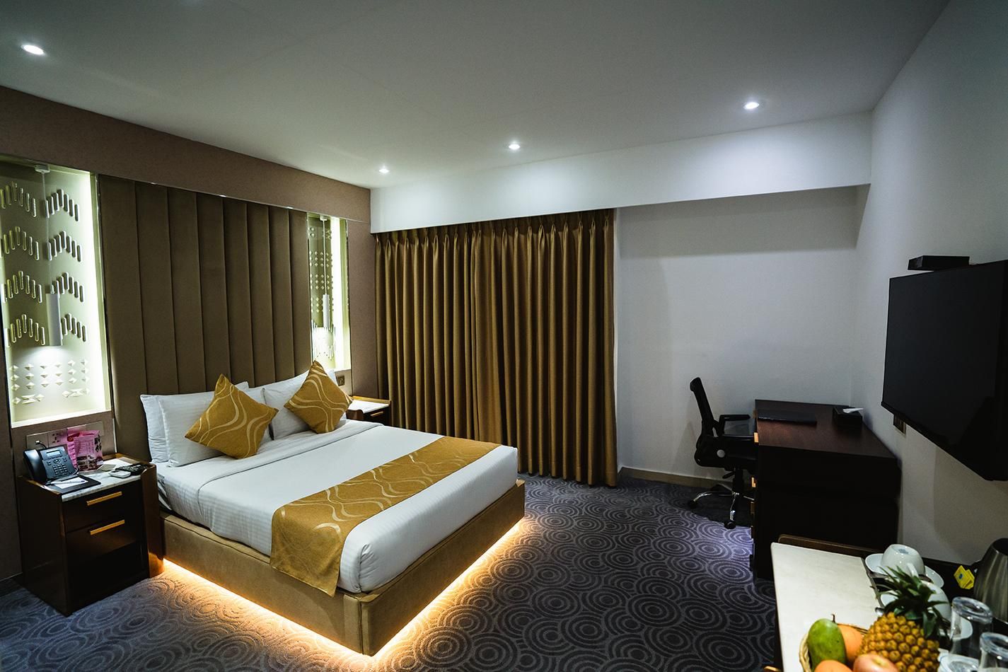 Unique Regency Hotel Deluxe King