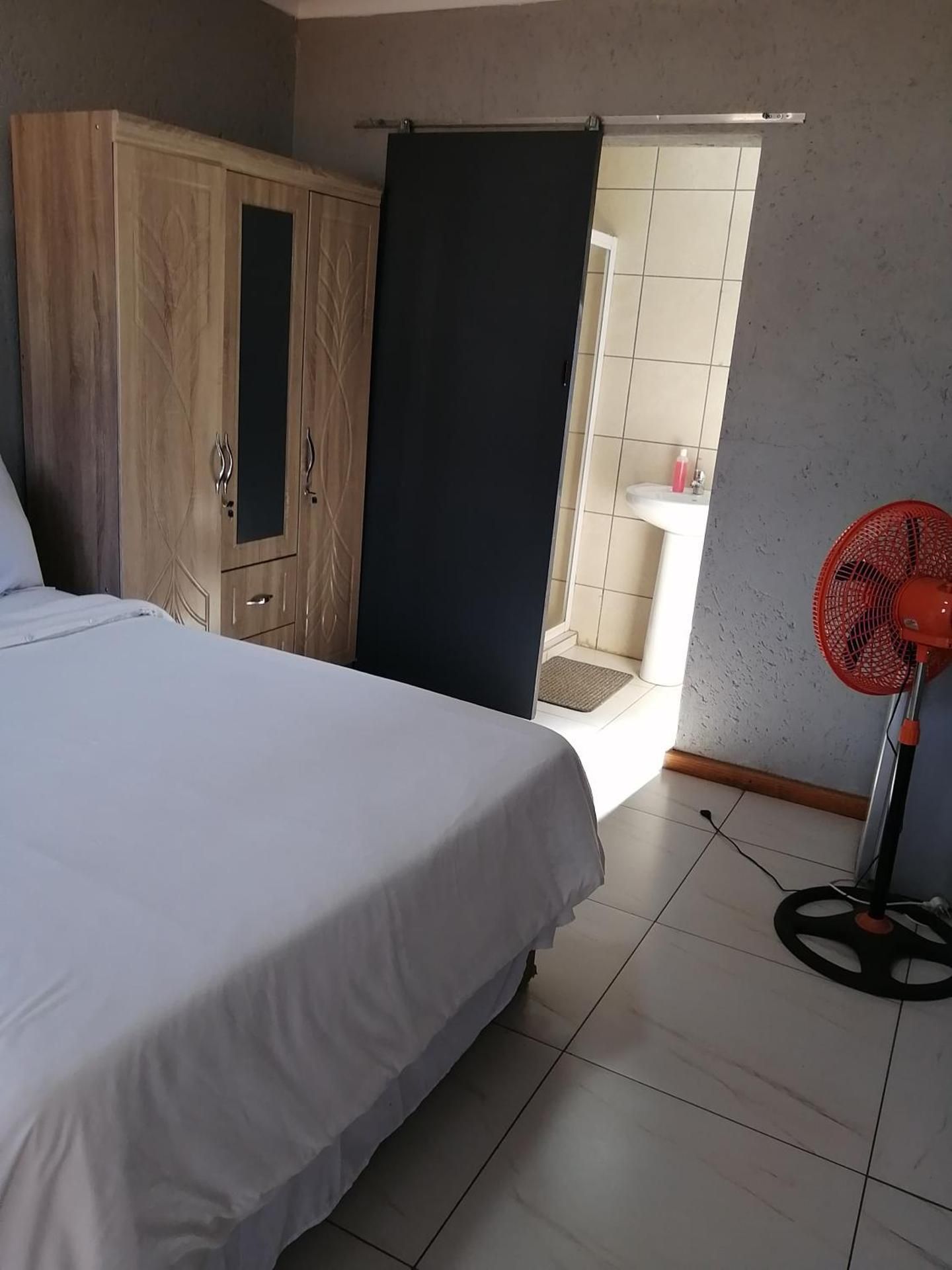 Deluxe Double Room with Shower