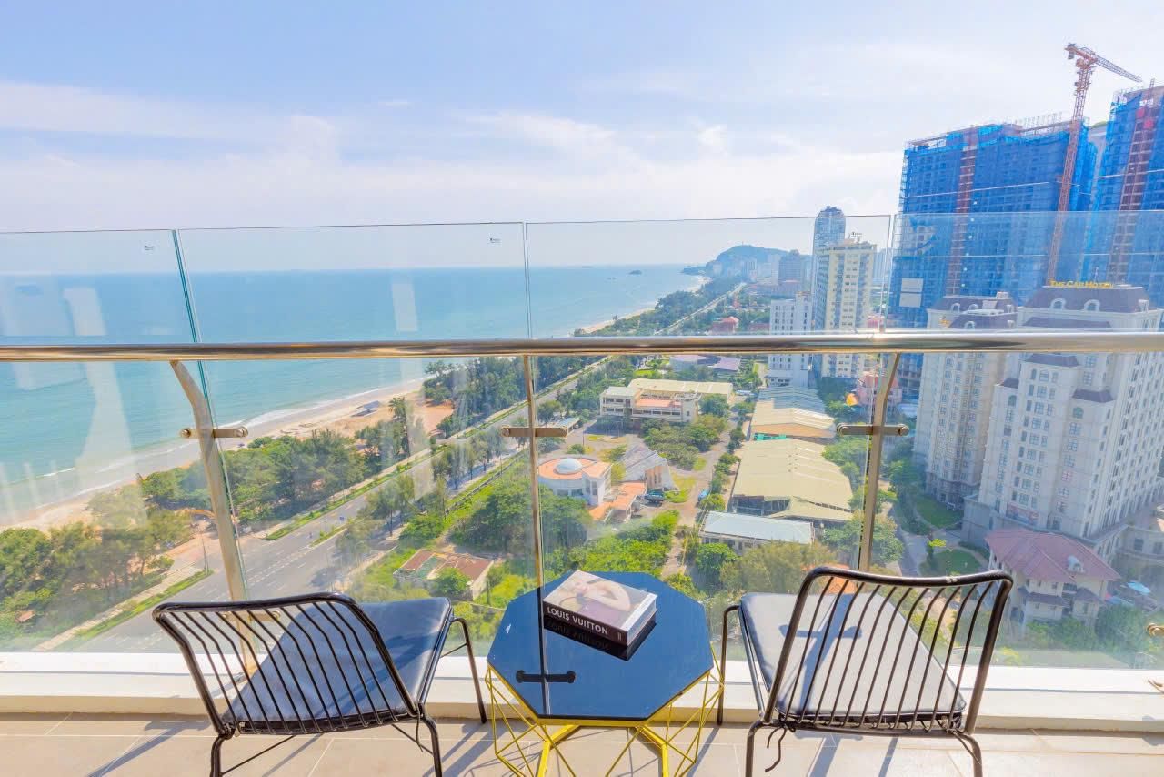 Two-Bedroom Ocean View Apartment