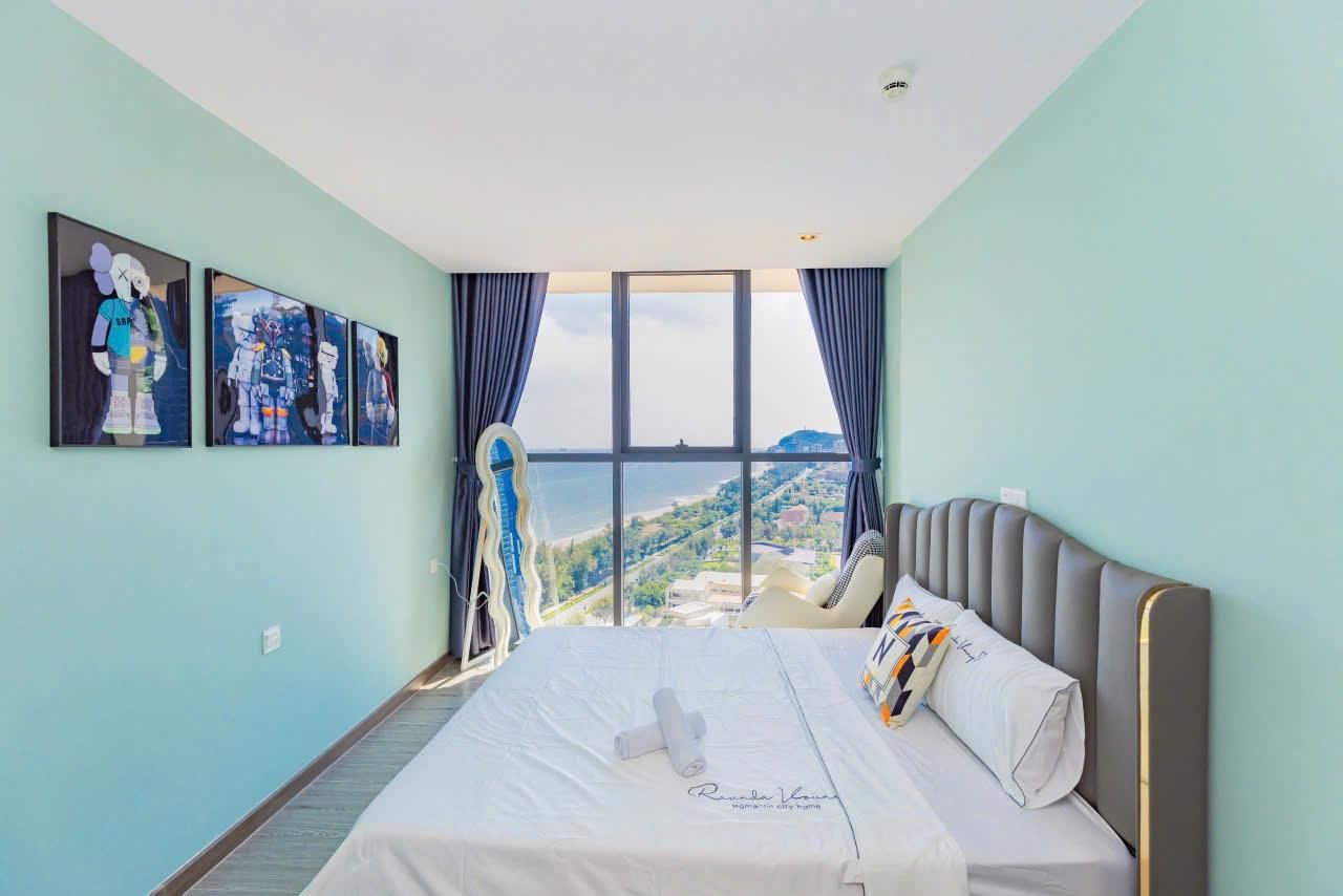 Two-Bedroom Ocean View Apartment