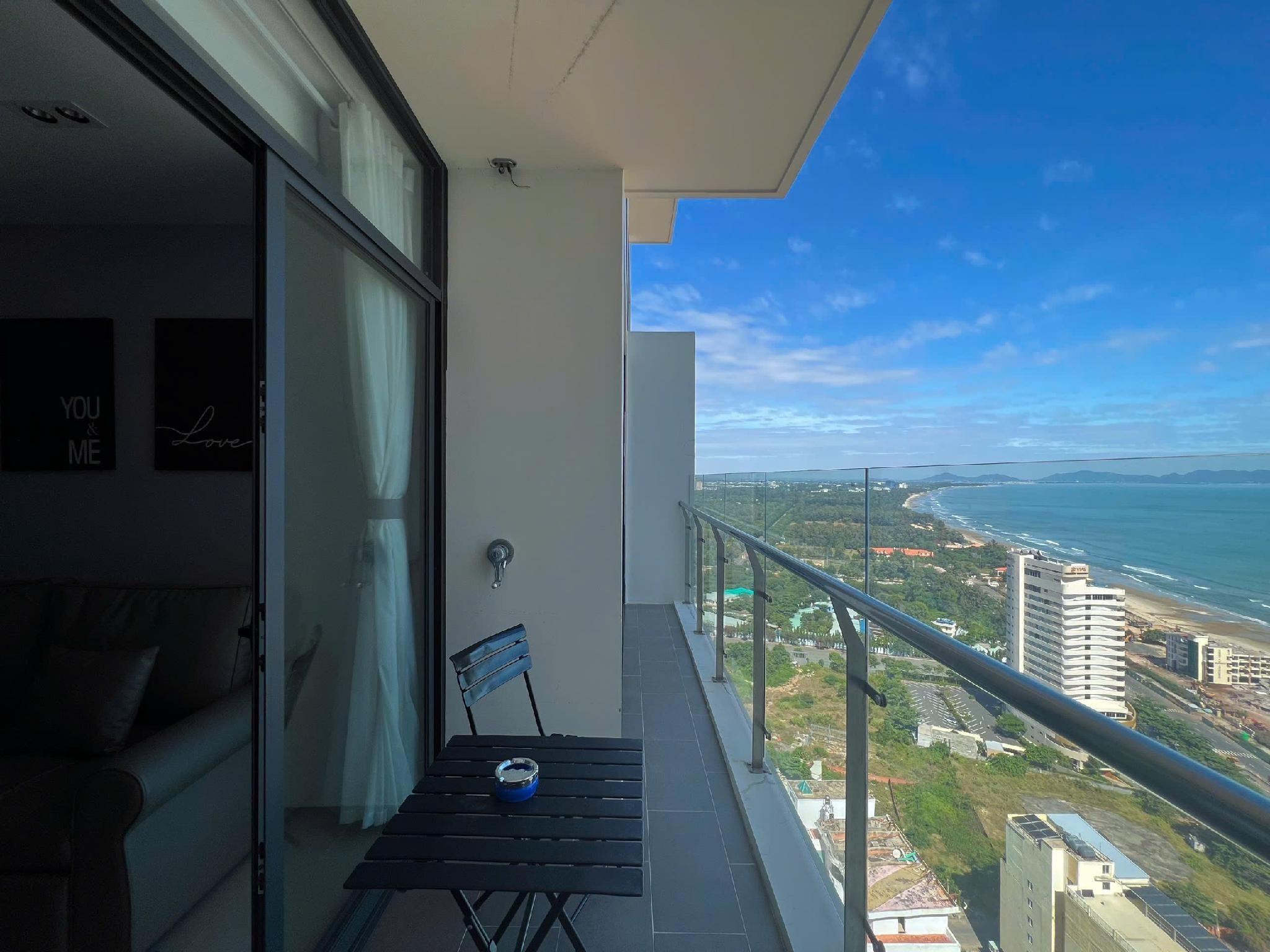 1-Bedroom Luxury Sea View Apartment