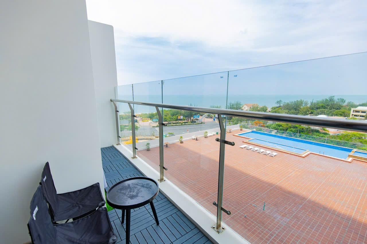 1-Bedroom Sea View Apartment