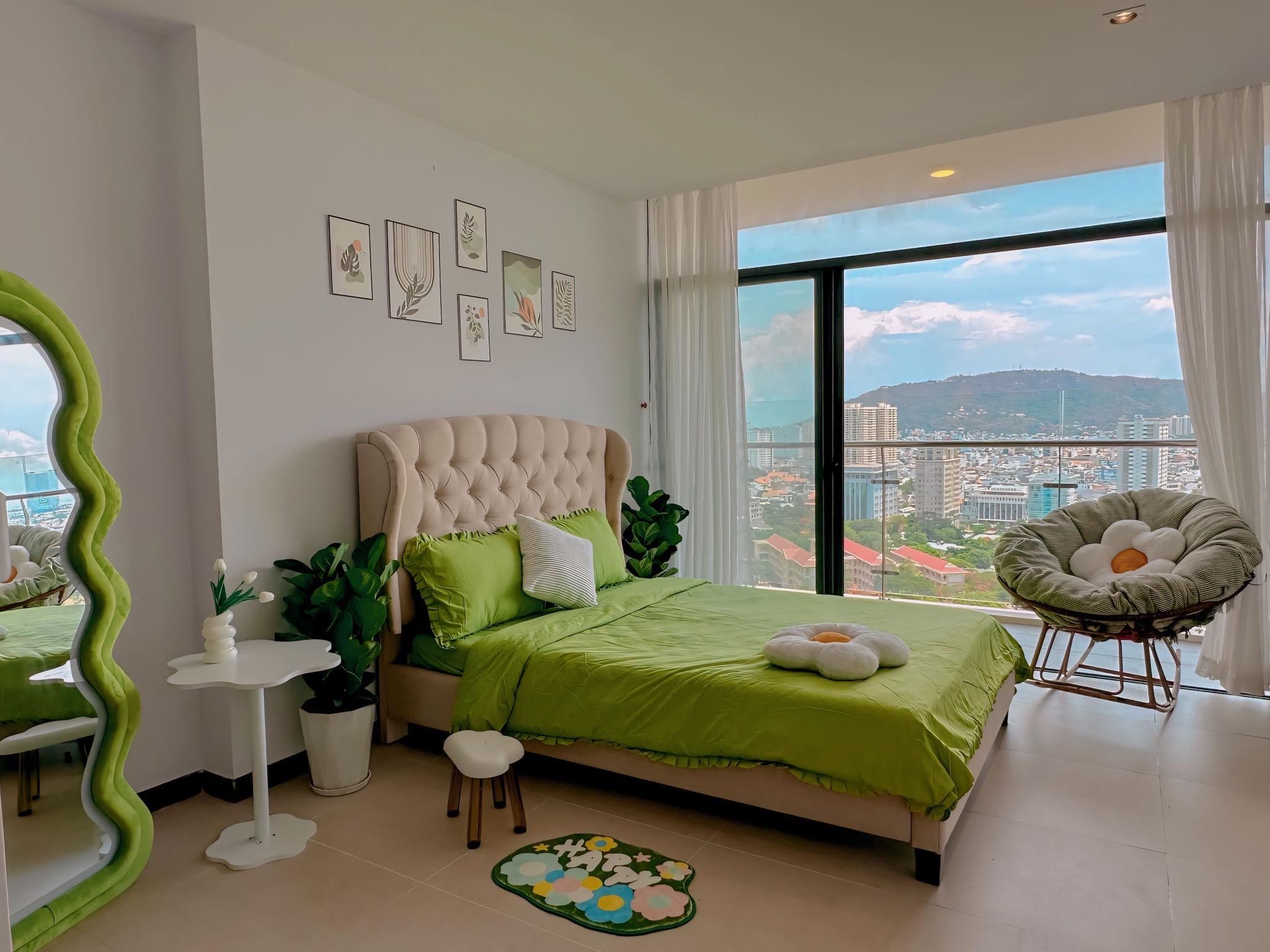 1-Bedroom City View Apartment