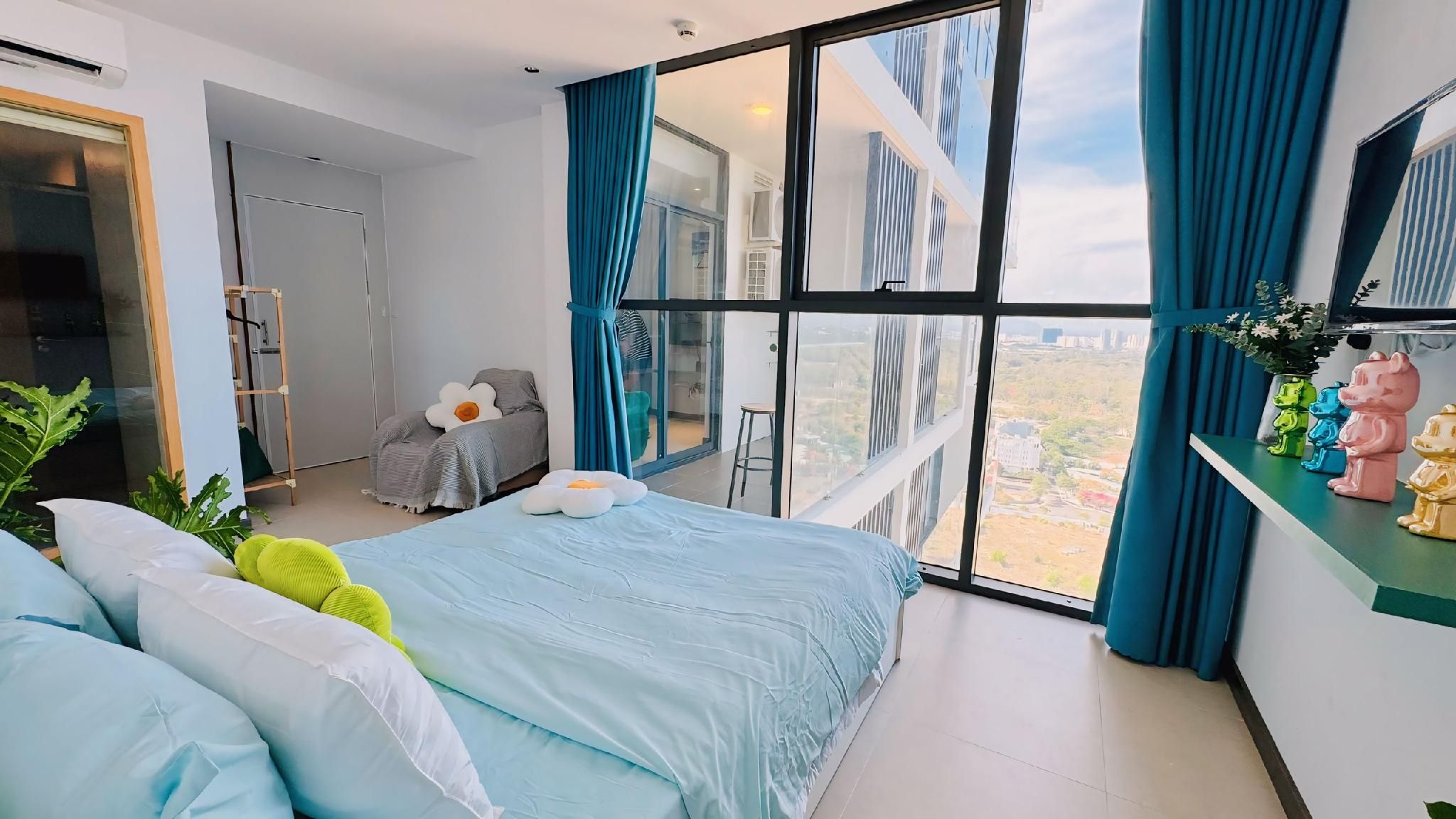 1-Bedroom Sea View Apartment