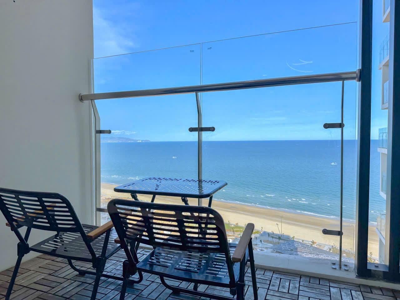 1-Bedroom Sea View Apartment