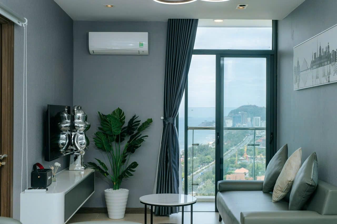 Two-Bedroom Ocean View Apartment