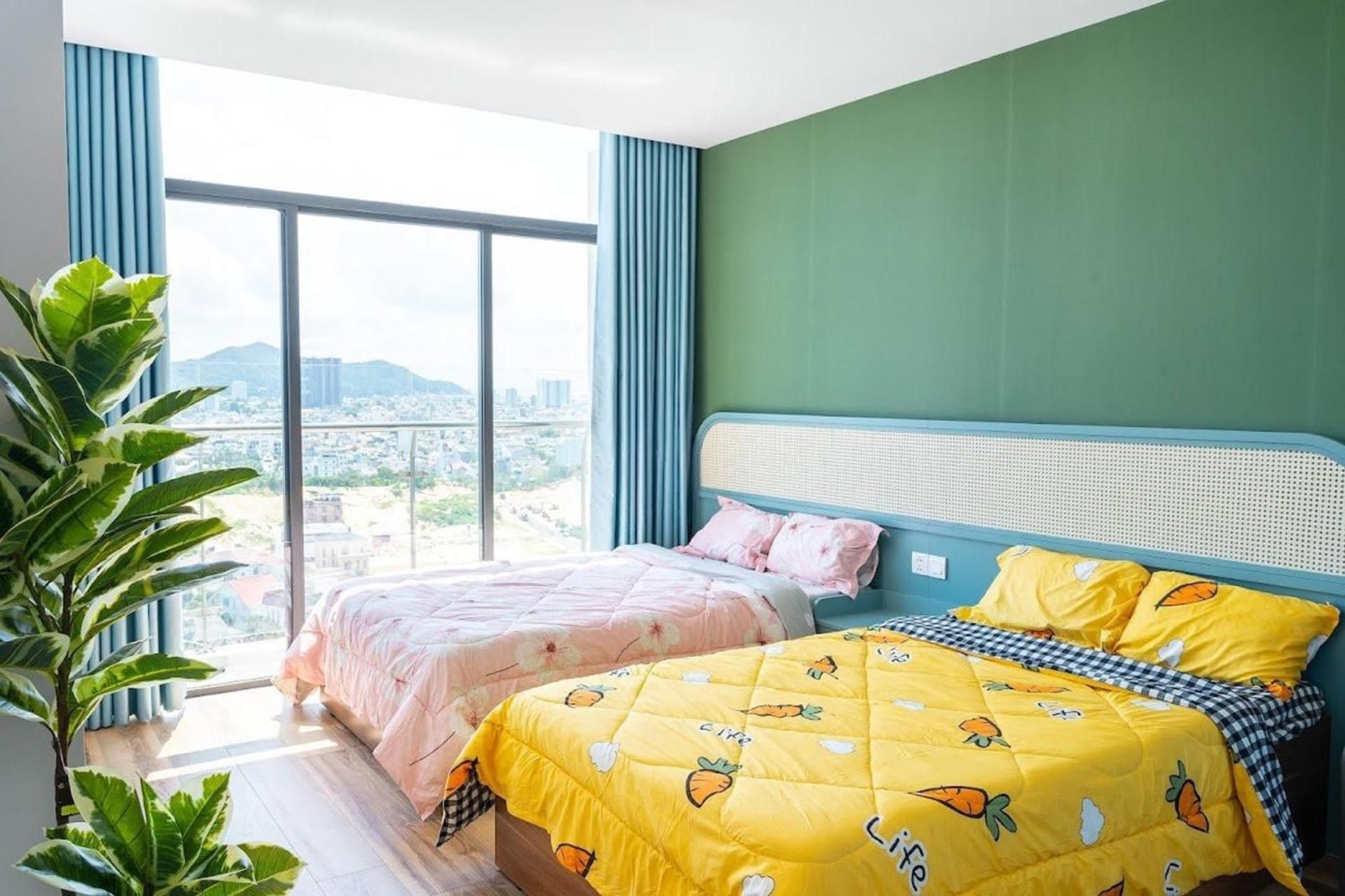 One-Bedroom Apartment with City View
