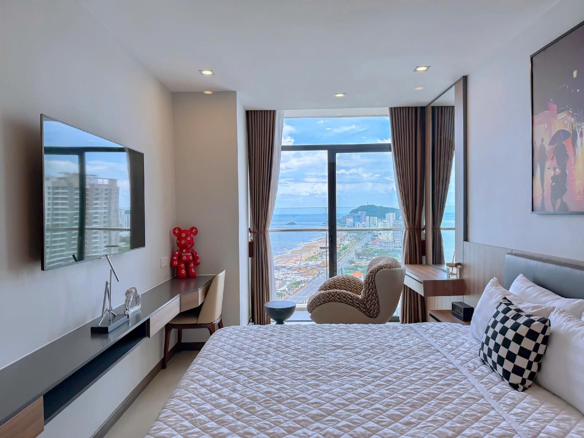 Room - Randomly Assigned at Check-In