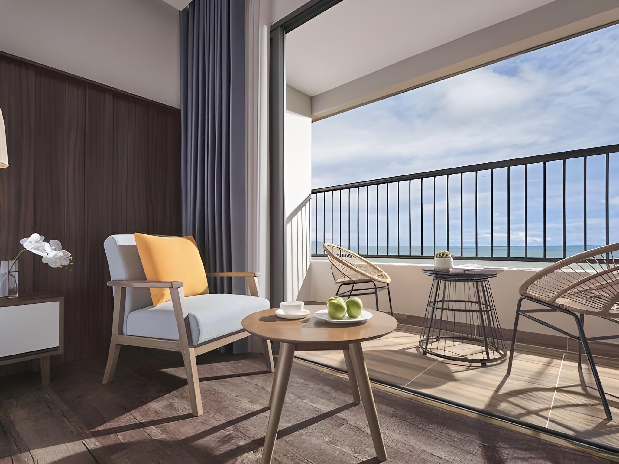 Executive Suite with Balcony and Ocean View