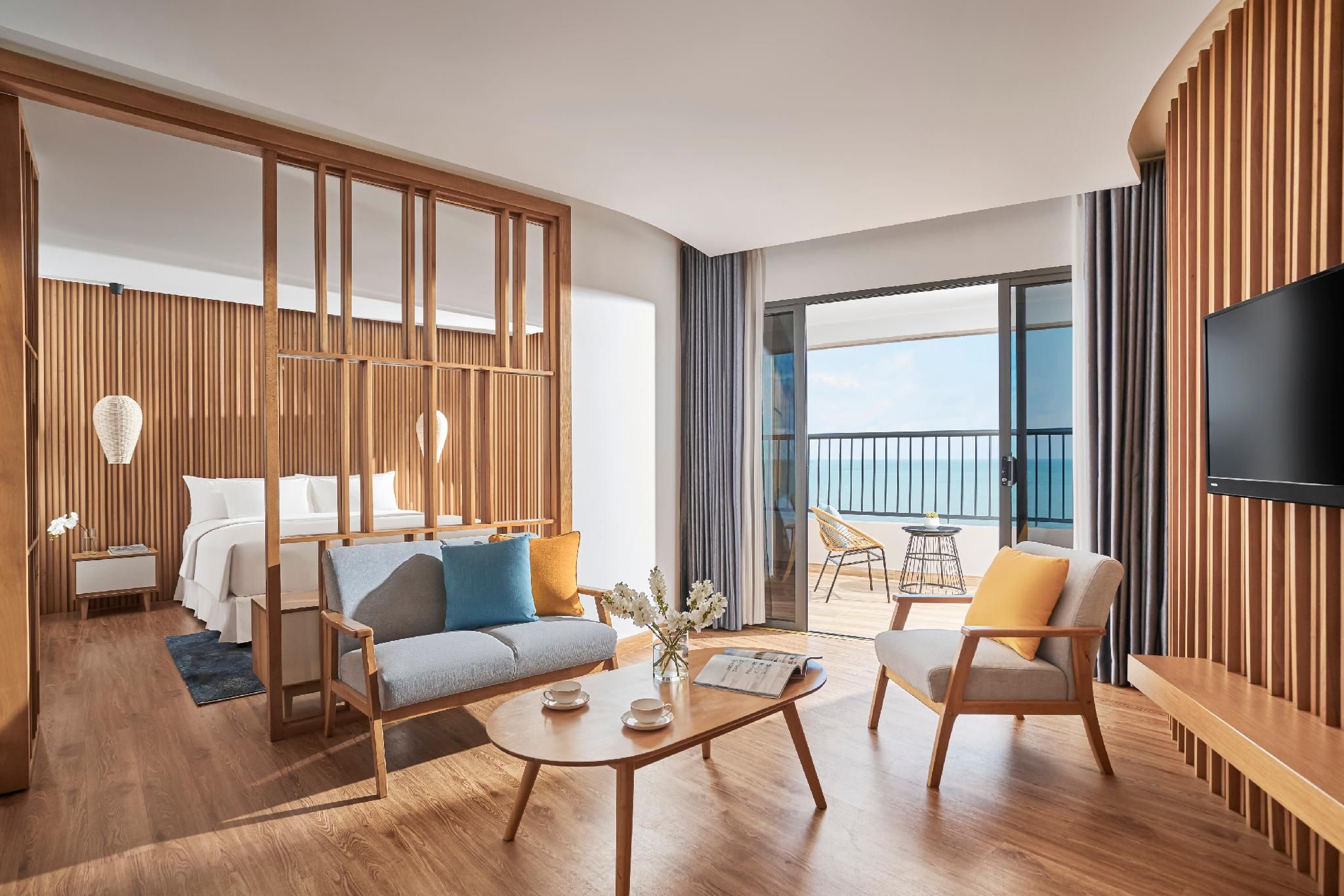 Executive Suite with Balcony and Ocean View