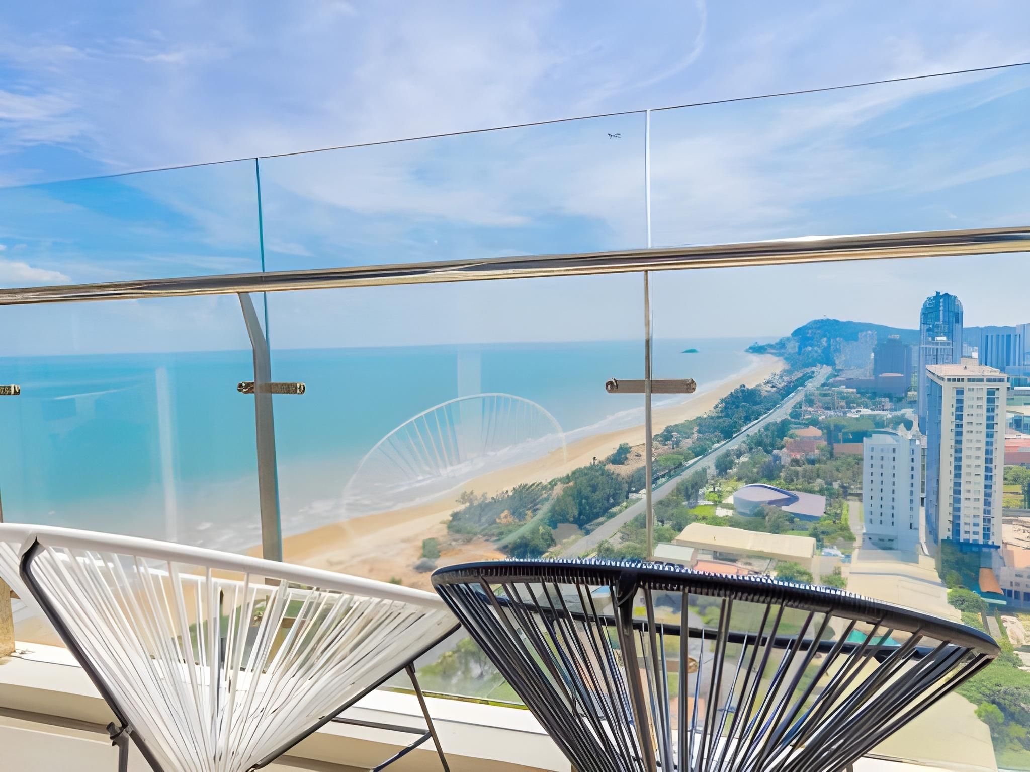 Two-Bedroom Ocean View Apartment