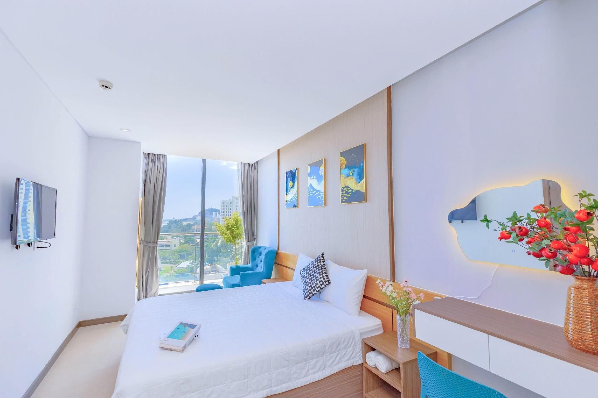 One-Bedroom Ocean View Apartment