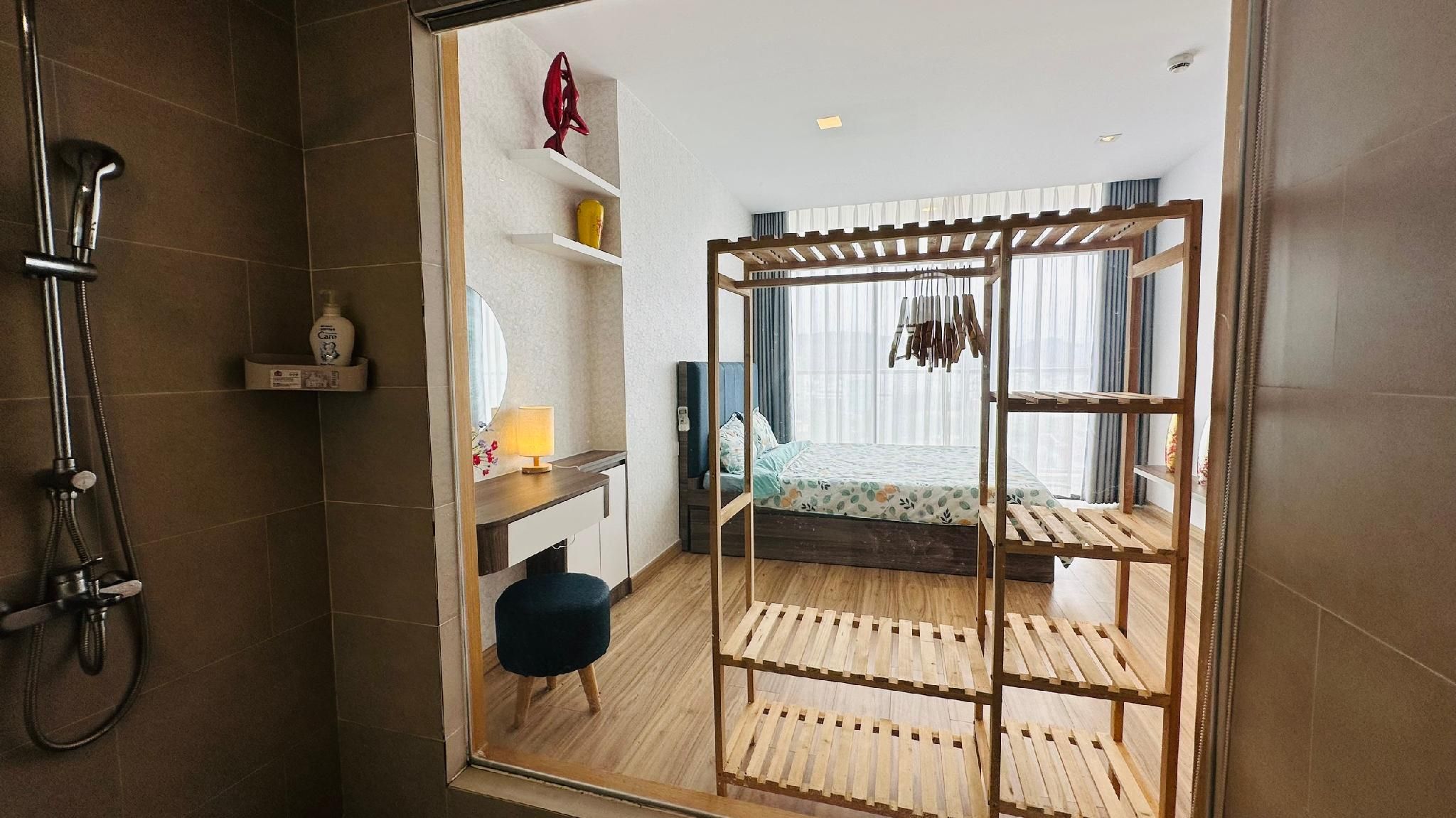 1-Bedroom City View Apartment