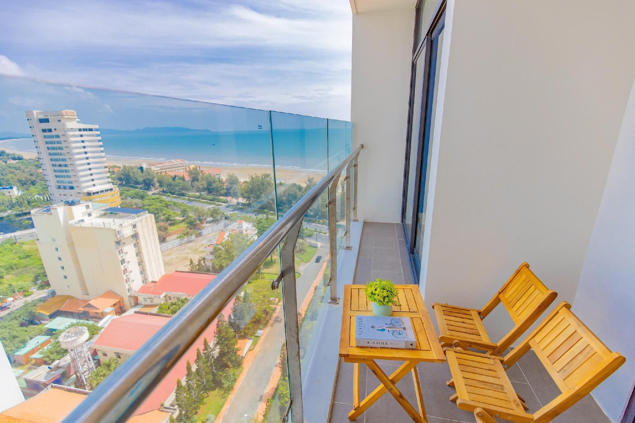 One-Bedroom Ocean View Family Apartment