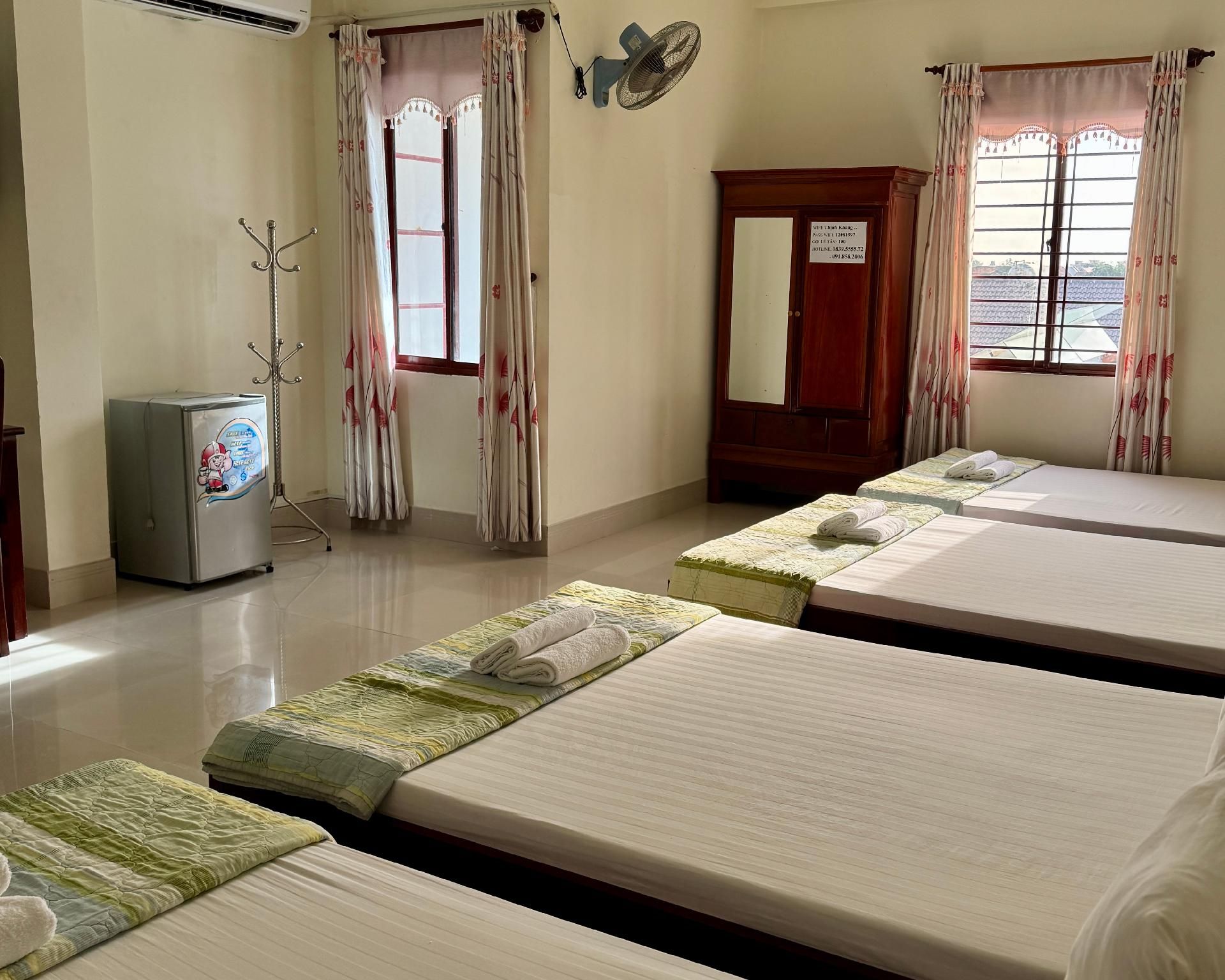 Family Room for 8 Adults