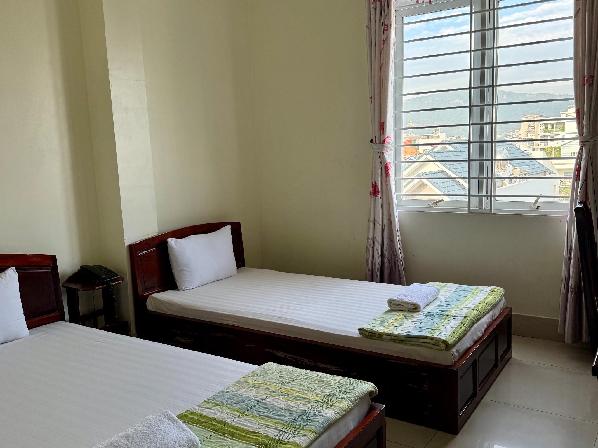 Triple Room with City View