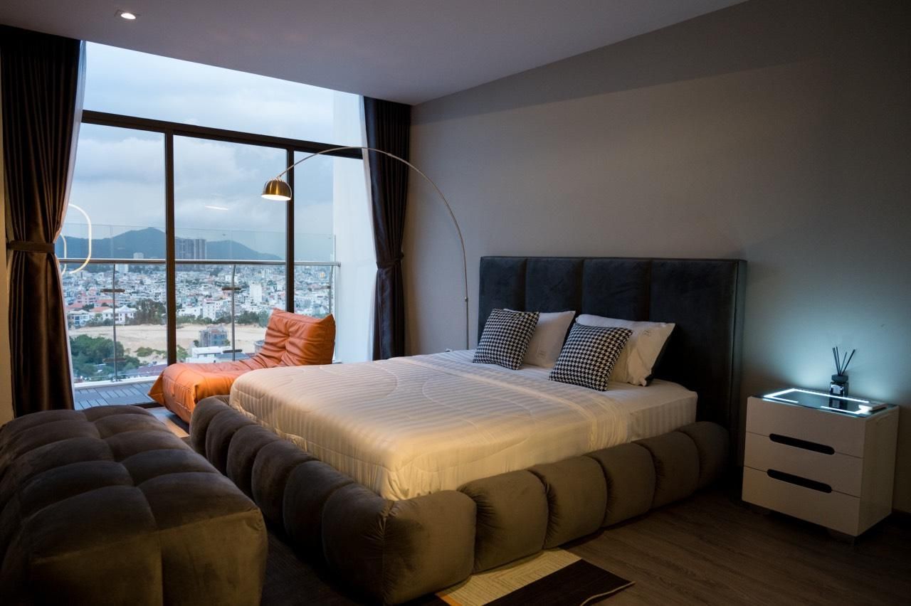 One-Bedroom Ocean View Apartment