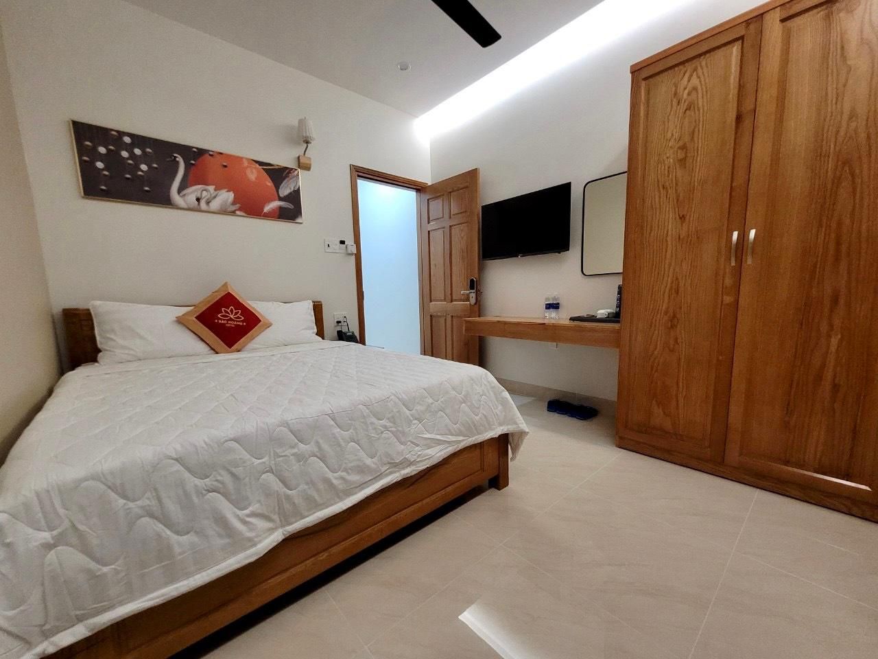 Cityscape King Room