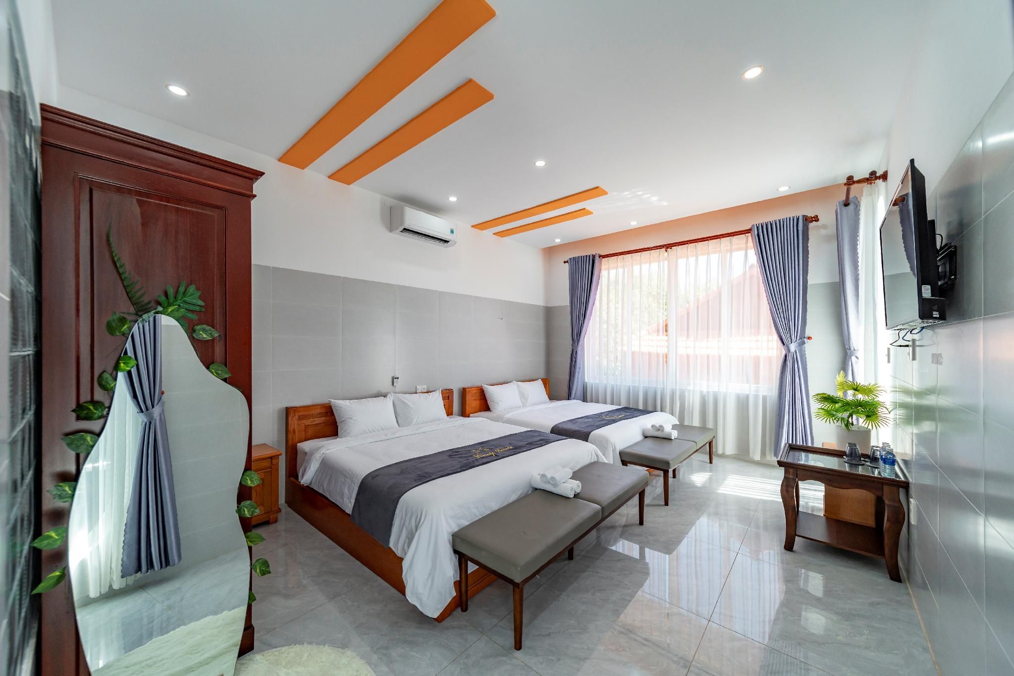 Balcony Family Room